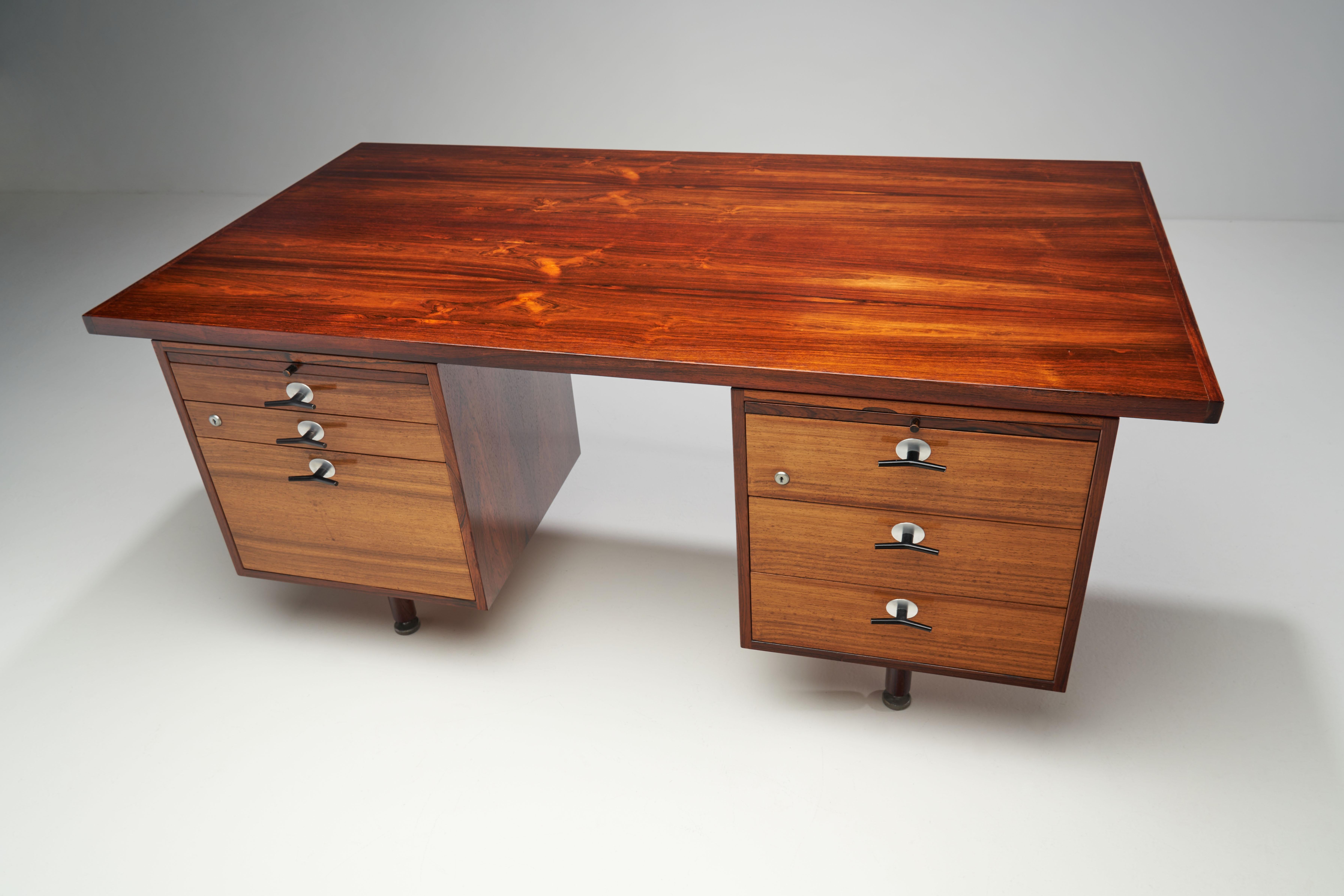 Jens Risom Solid Wood Desk, Denmark, 1960s For Sale 4