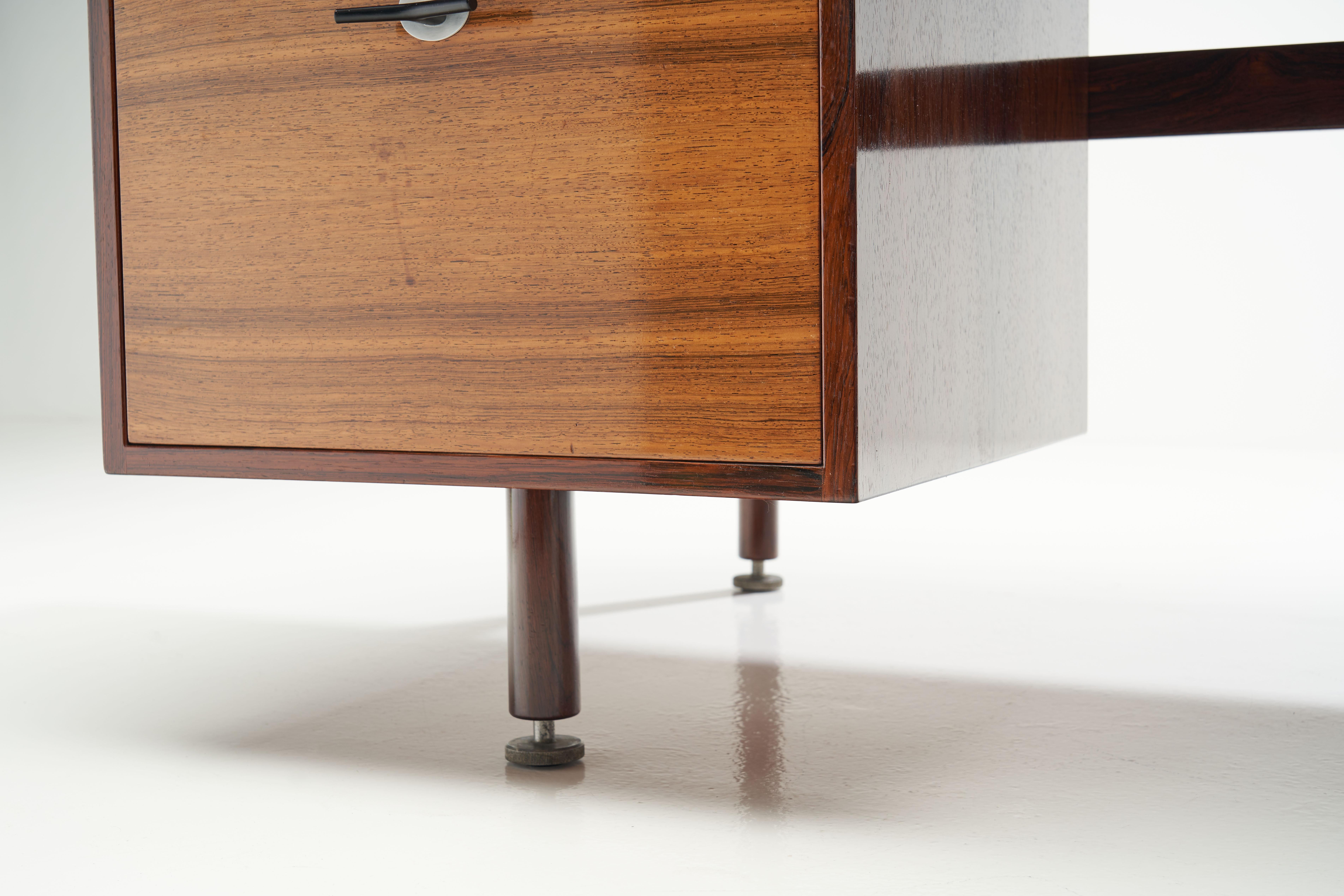 Jens Risom Solid Wood Desk, Denmark, 1960s For Sale 10