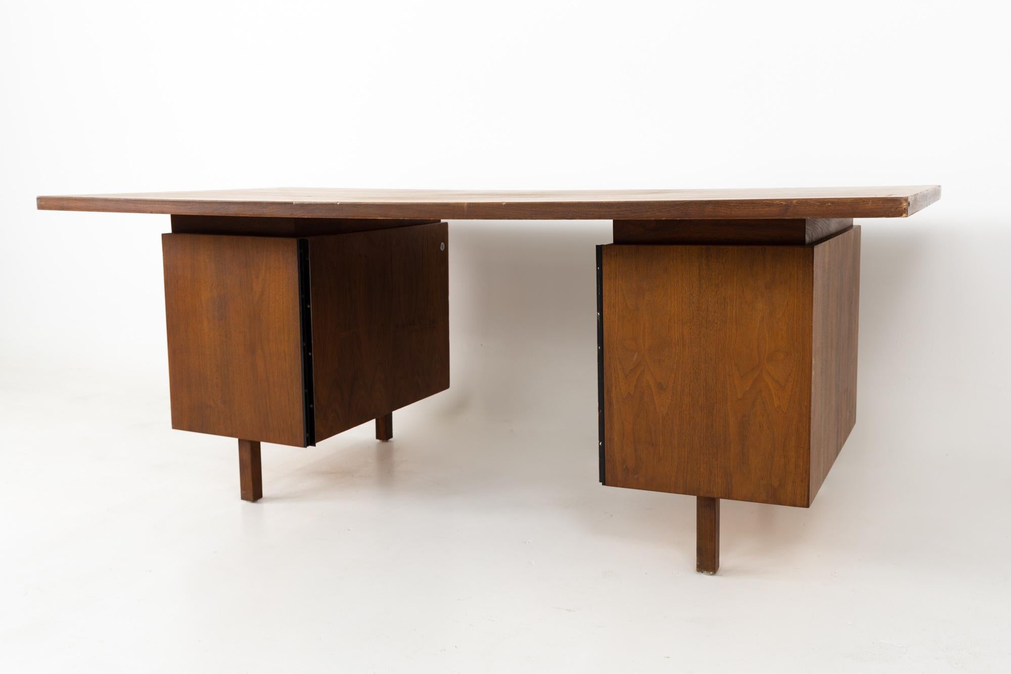 Jens Risom Style B. L. Marble Furniture Company Mid Century Walnut Floating Top 3