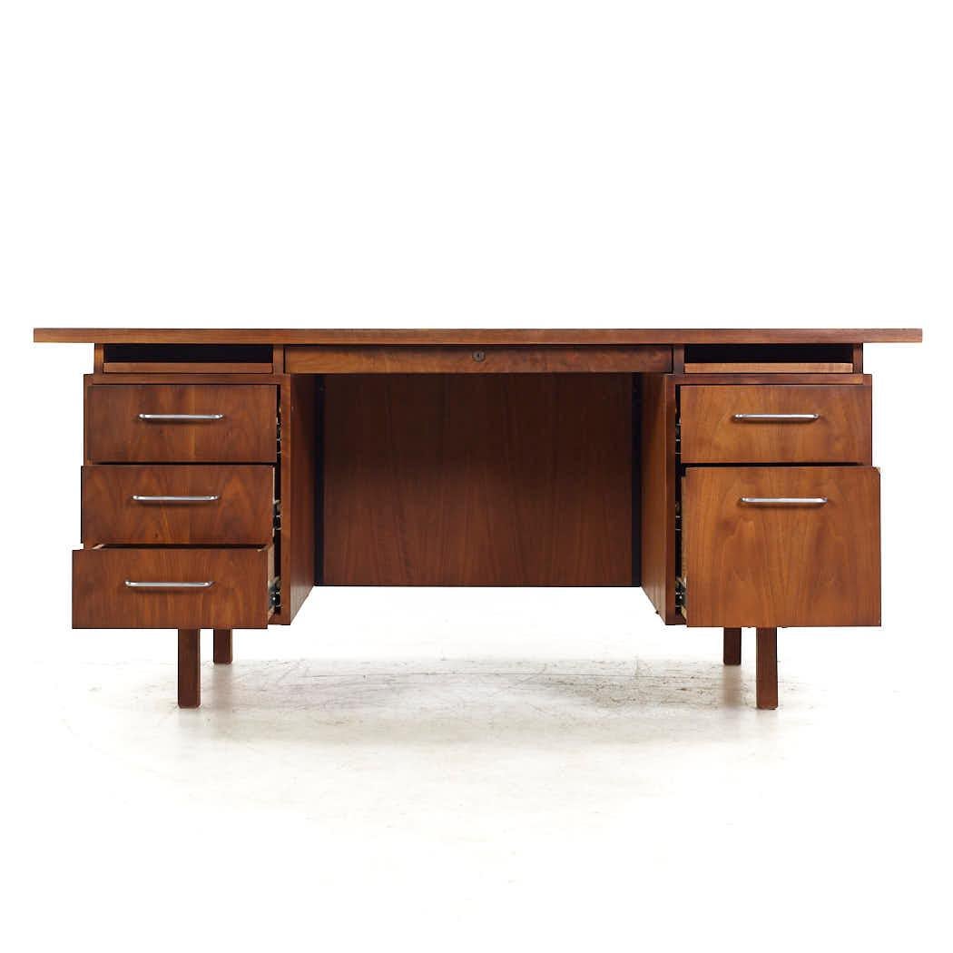 Jens Risom Style BL Marble Mid Century Walnut Executive Desk For Sale 4