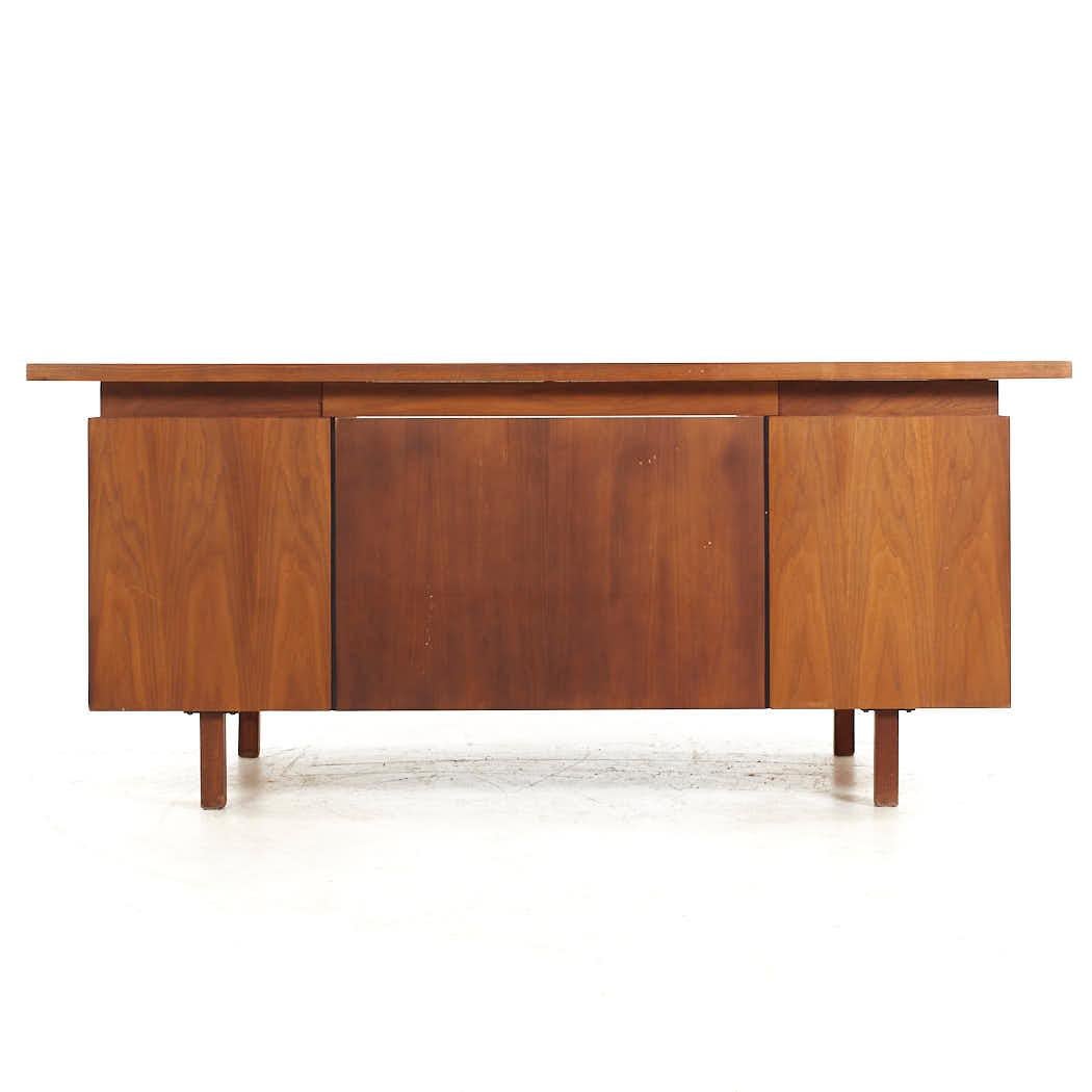 American Jens Risom Style BL Marble Mid Century Walnut Executive Desk For Sale