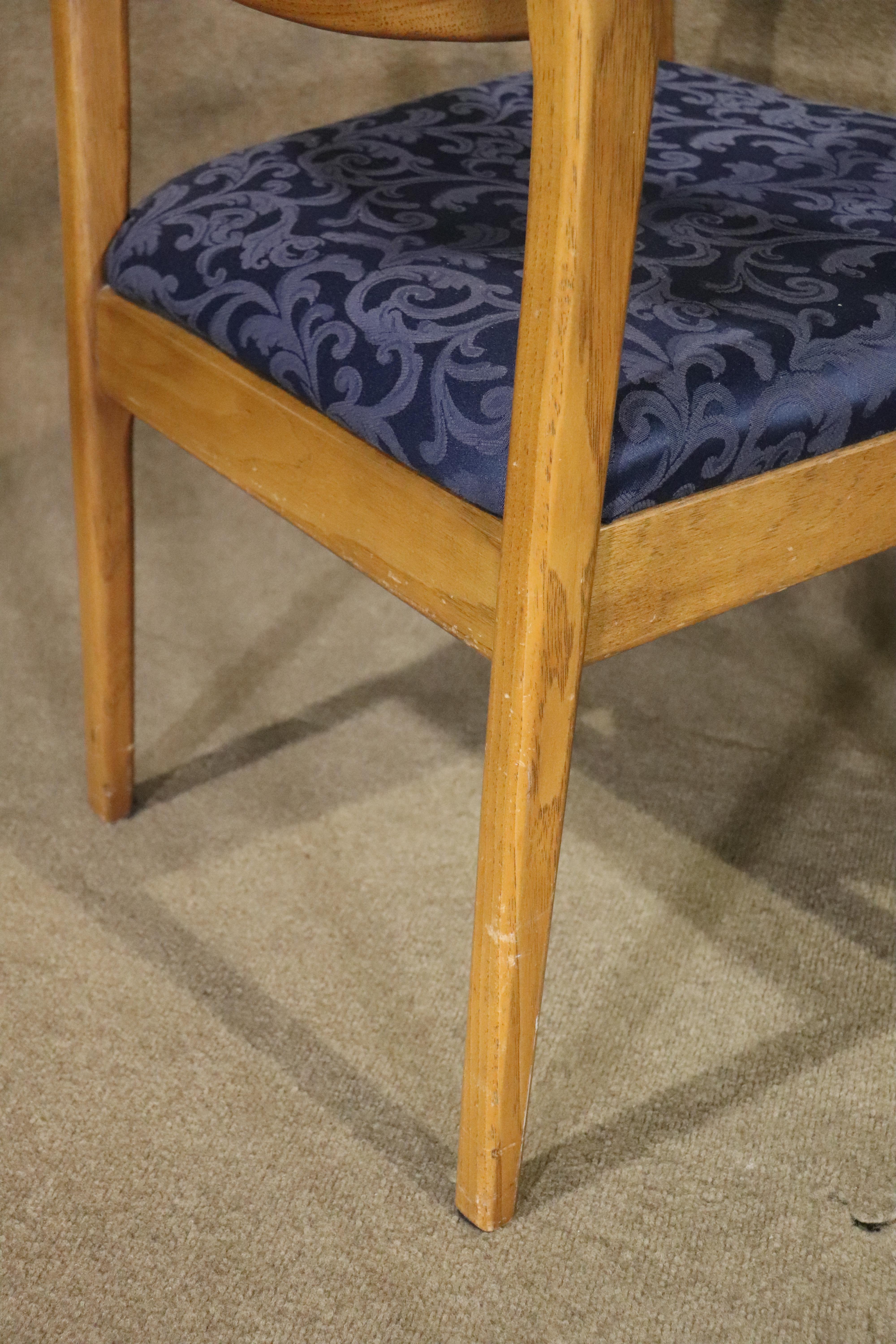 Jens Risom Style Caned Dining Chairs In Good Condition For Sale In Brooklyn, NY