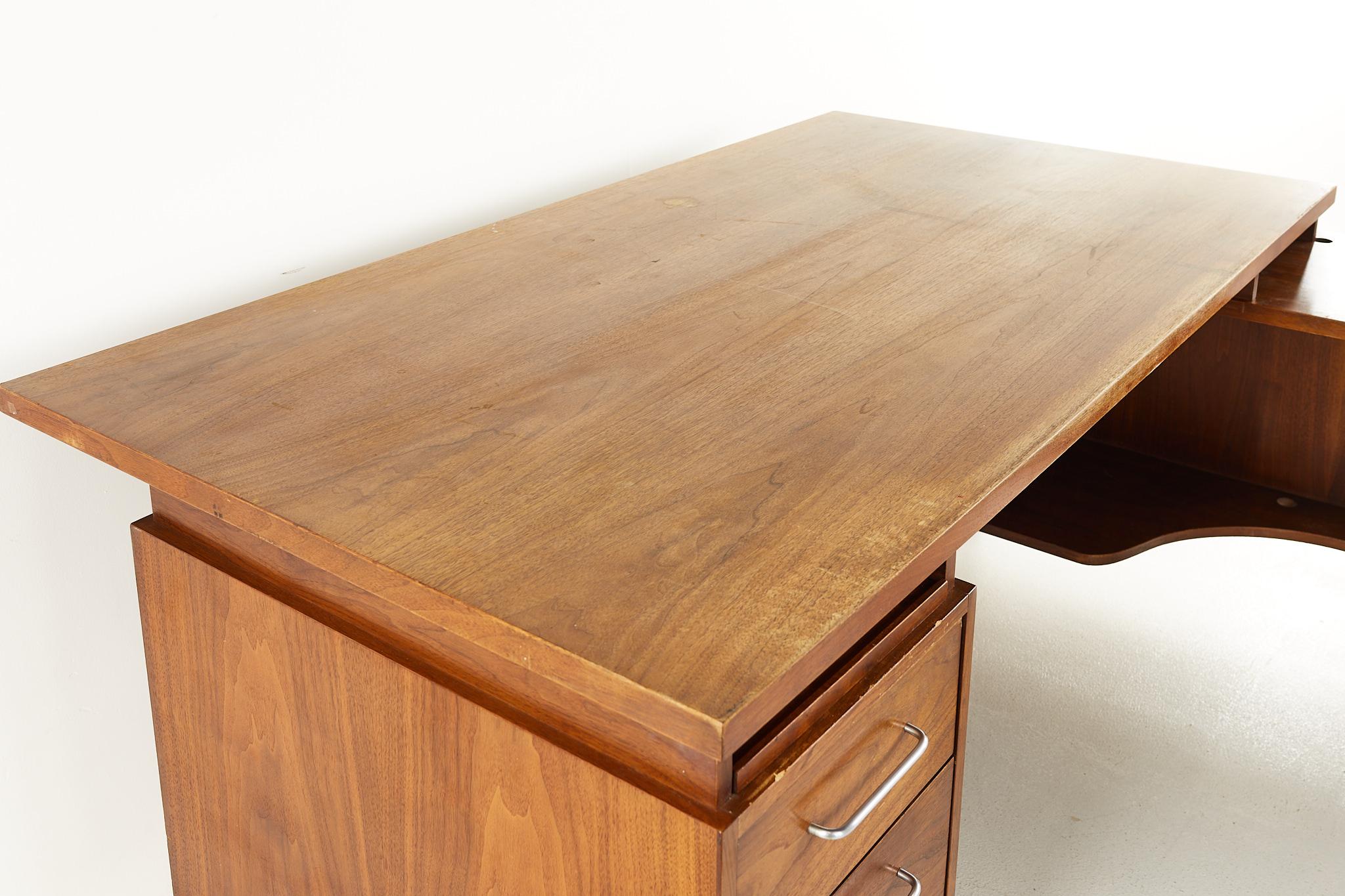 Jens Risom Style Mid Century B and L Marble Corner Walnut L Shaped Desk 7