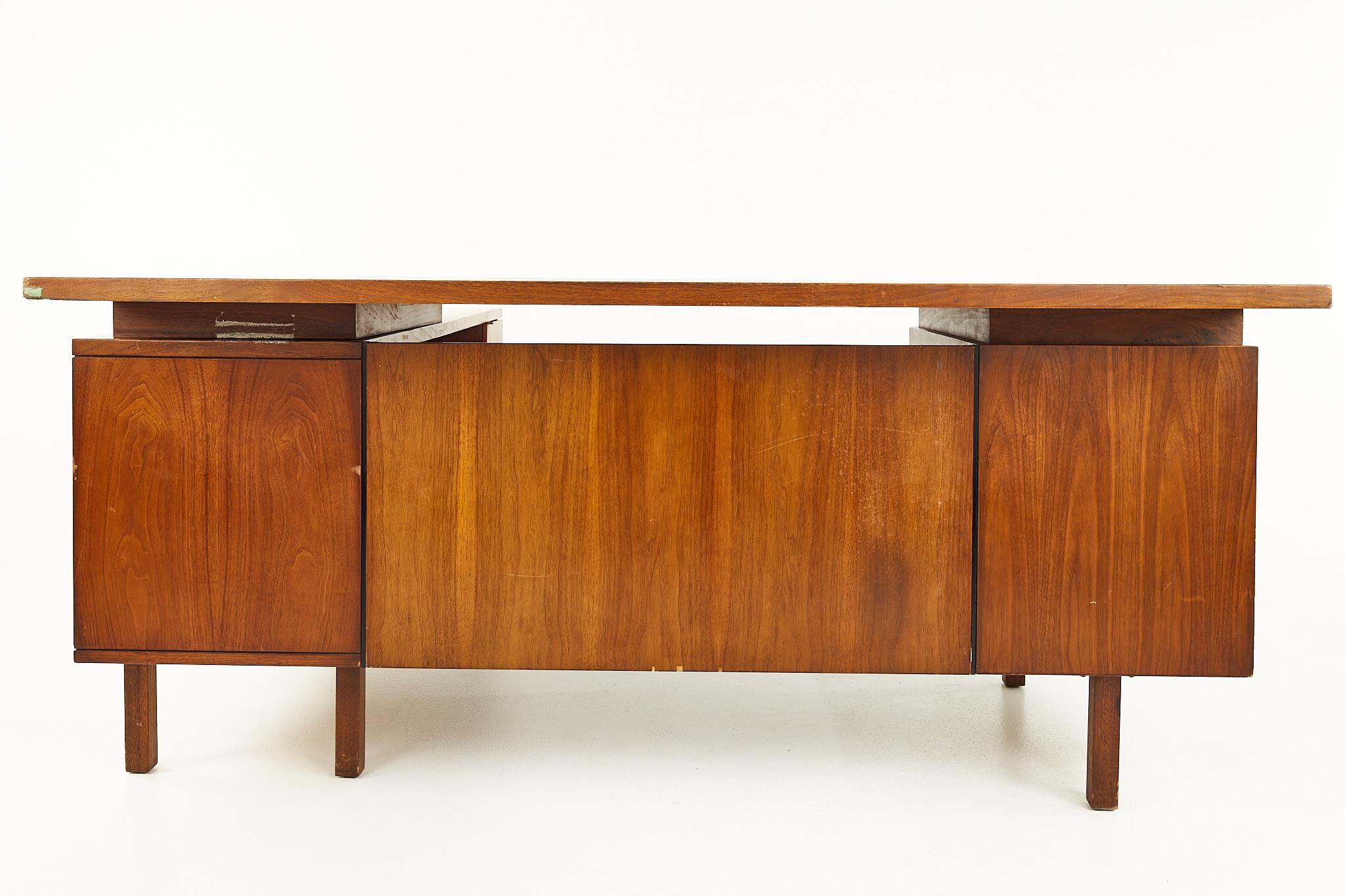 Jens Risom Style Mid Century B and L Marble Corner Walnut L Shaped Desk 10