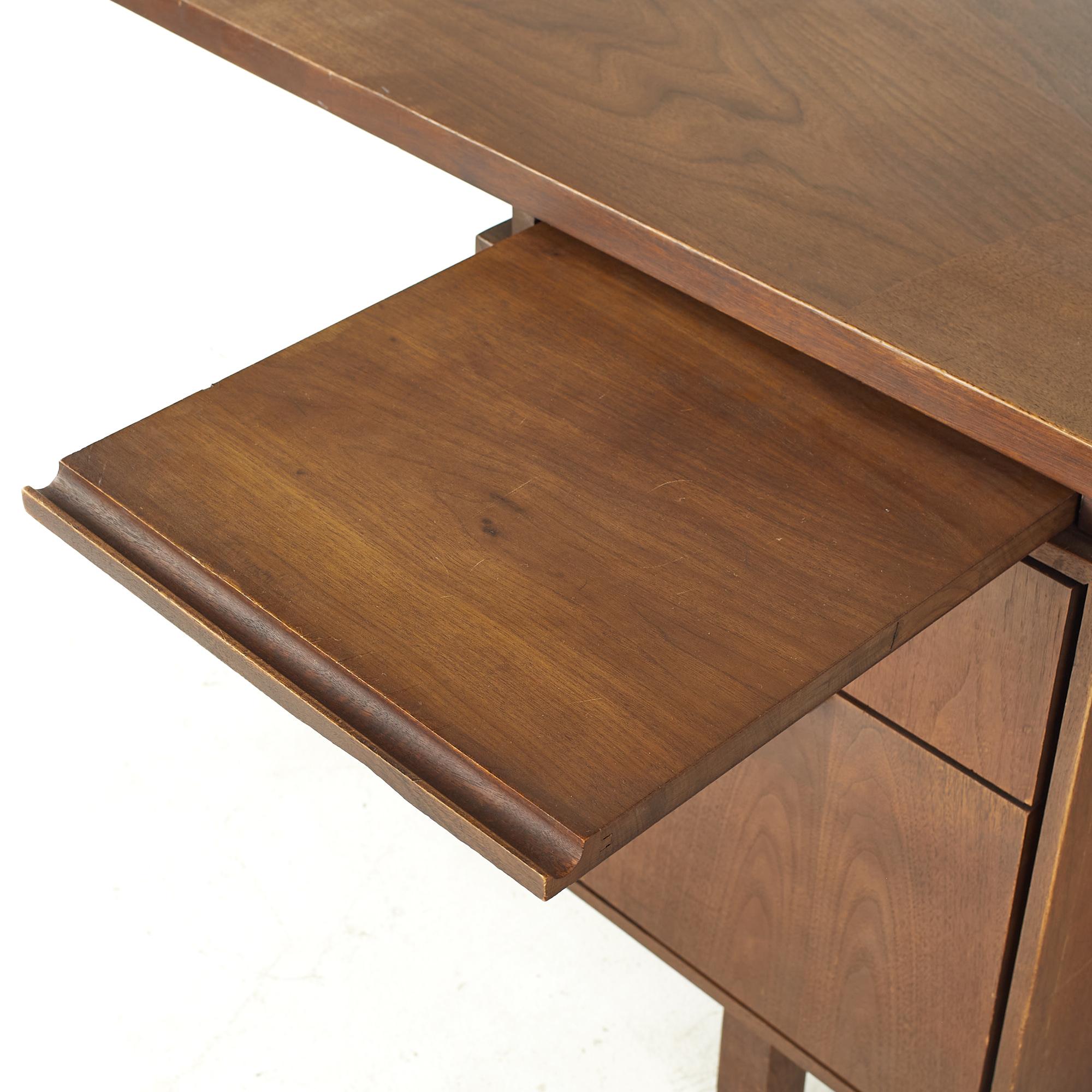 Late 20th Century Jens Risom Style Mid-Century Half Circle Walnut Executive Desk For Sale