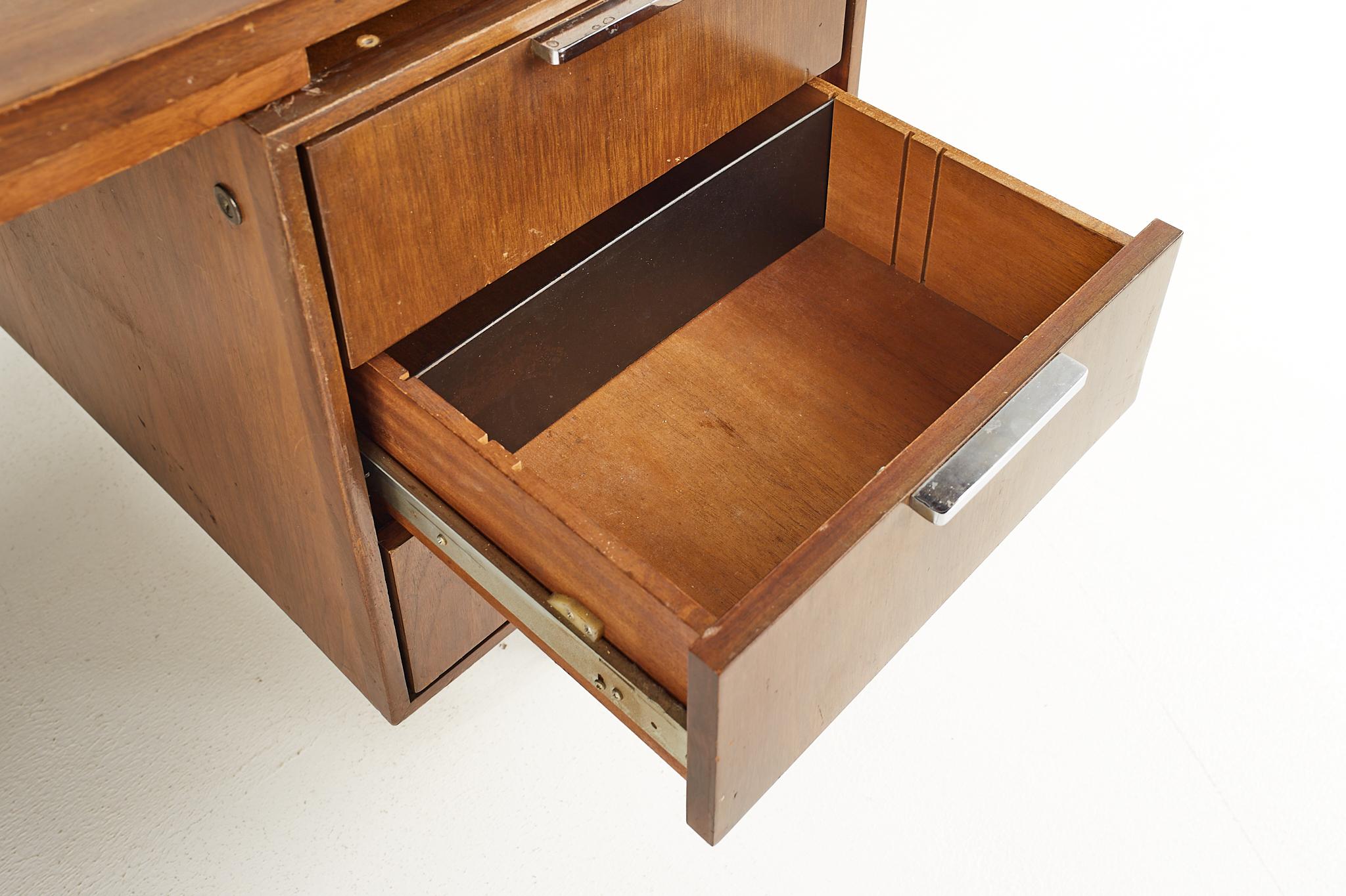 Jens Risom Style Mid Century Half Round Walnut Executive Desk For Sale 2