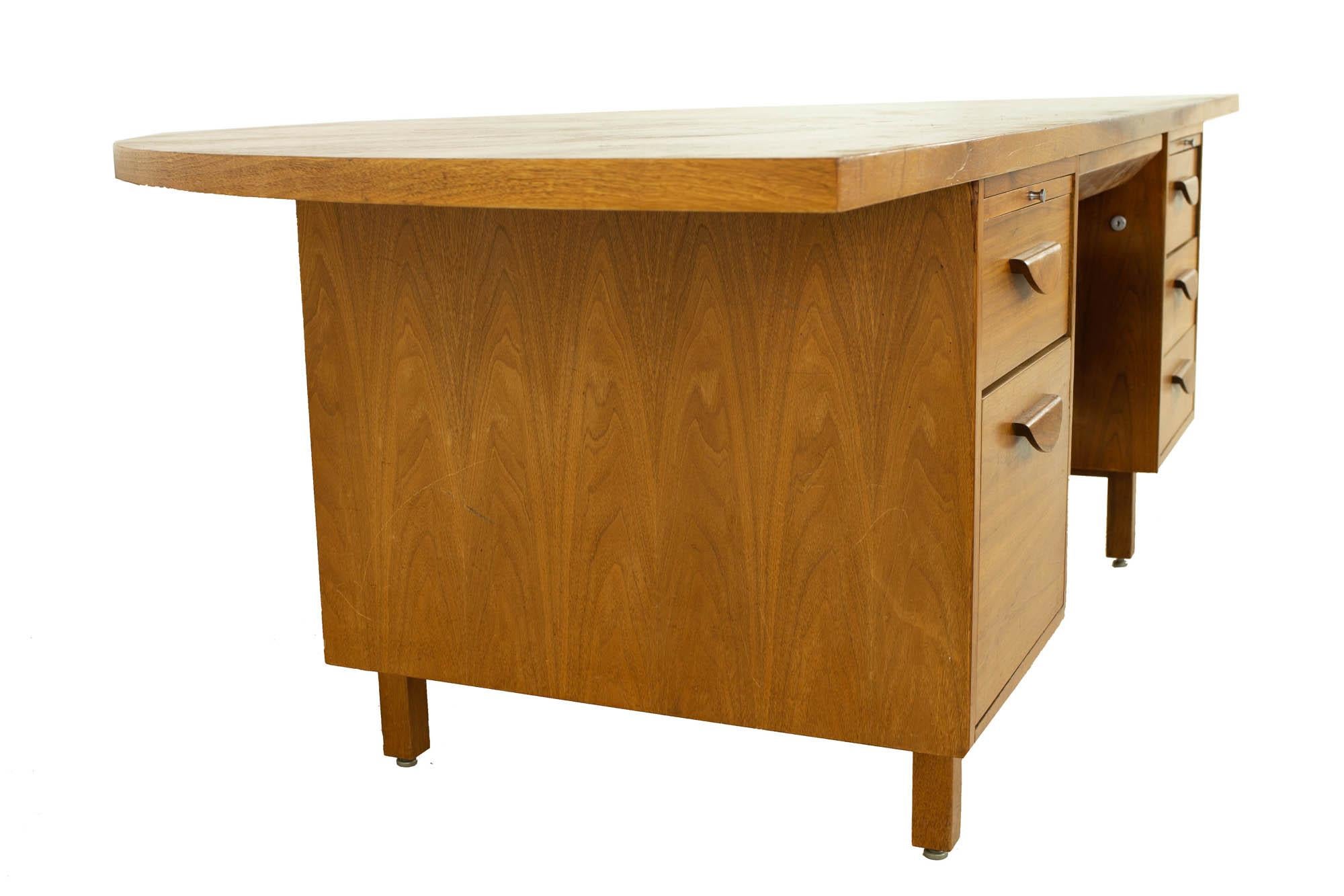 semi circular desk