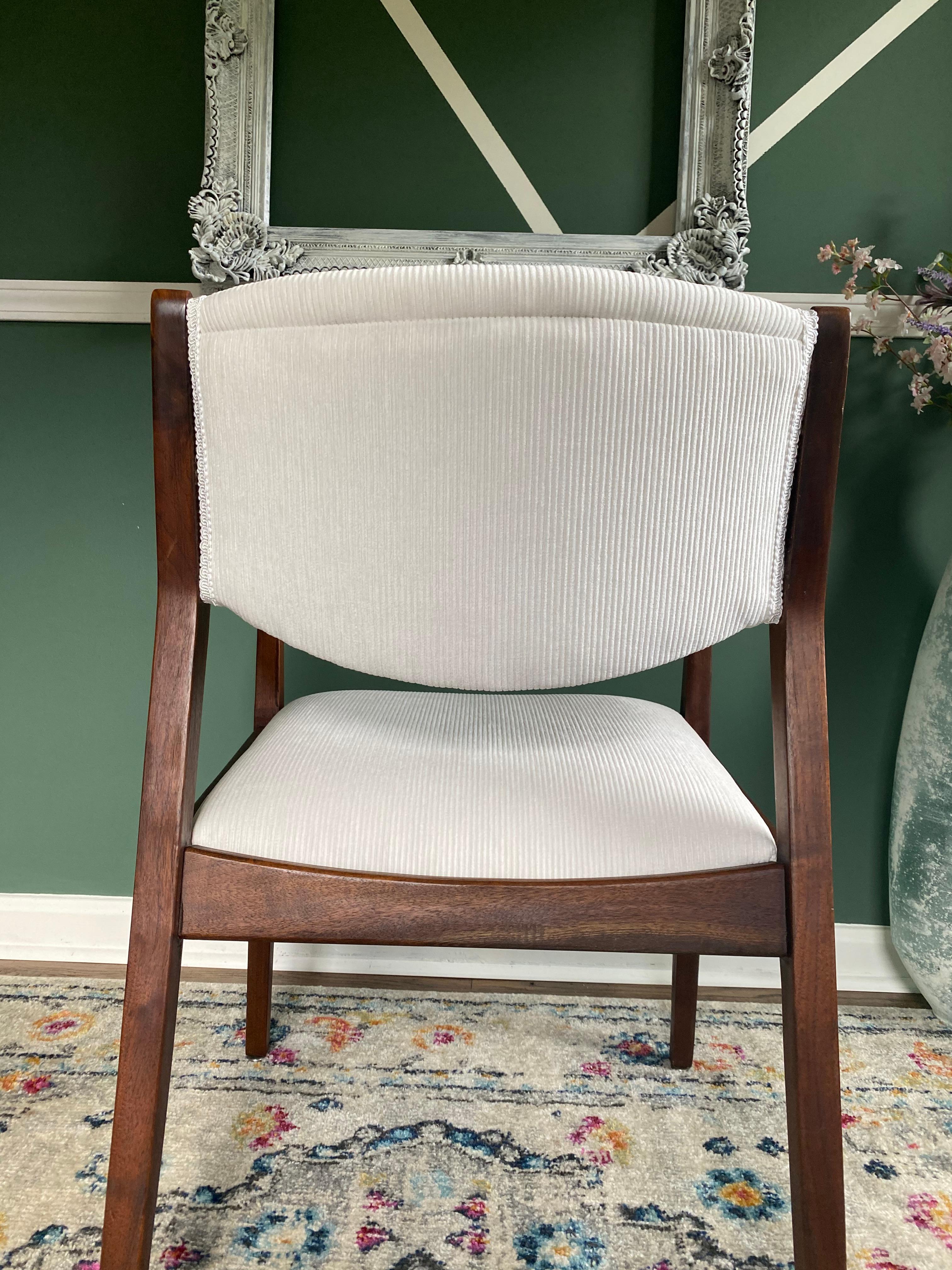 Jens Risom Stil Moderner dänischer Sessel aus der Mitte des Jahrhunderts im Zustand „Gut“ im Angebot in Medina, OH