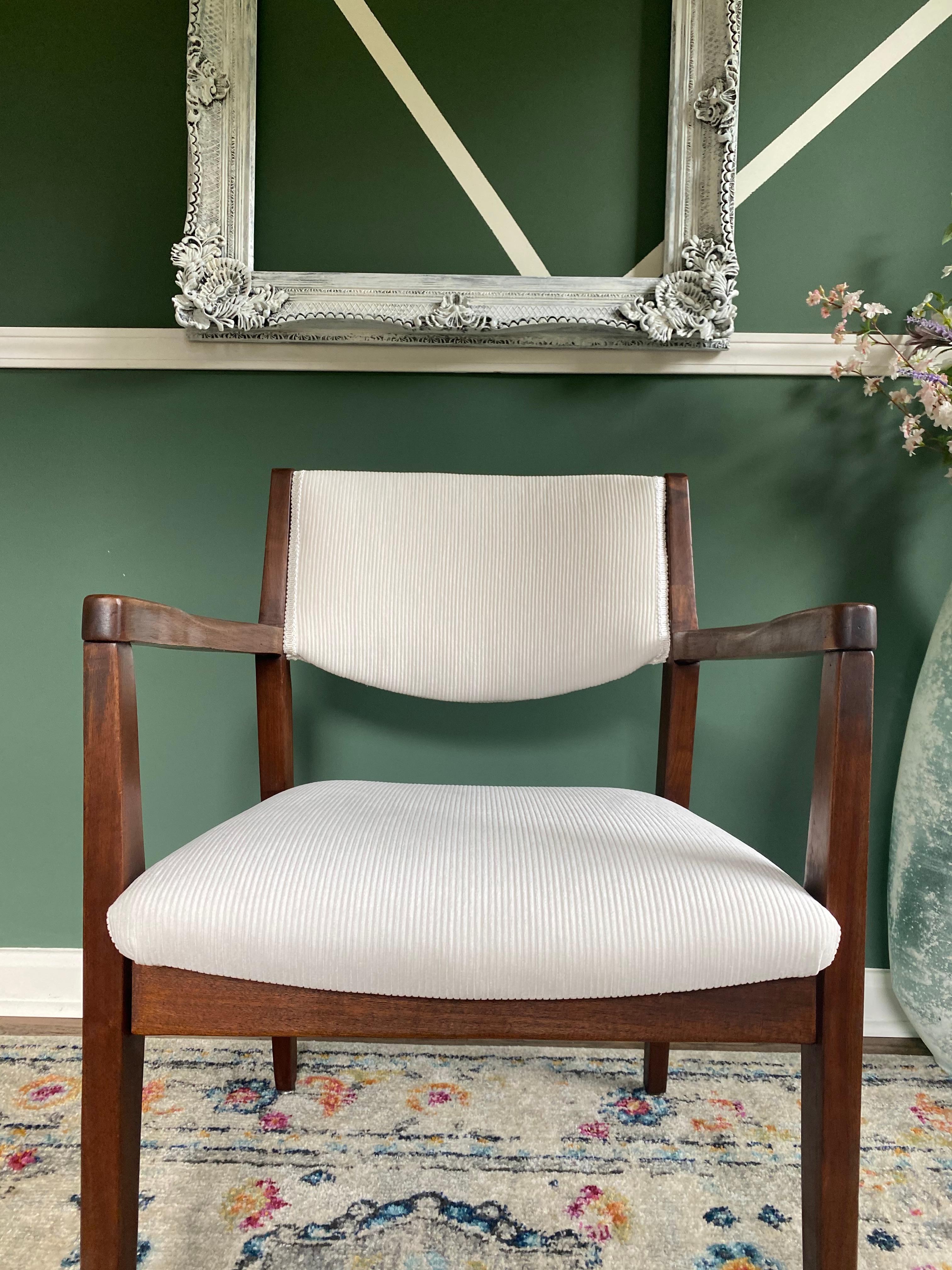 Jens Risom Style Mid-Century Modern Danish Armchair For Sale 3
