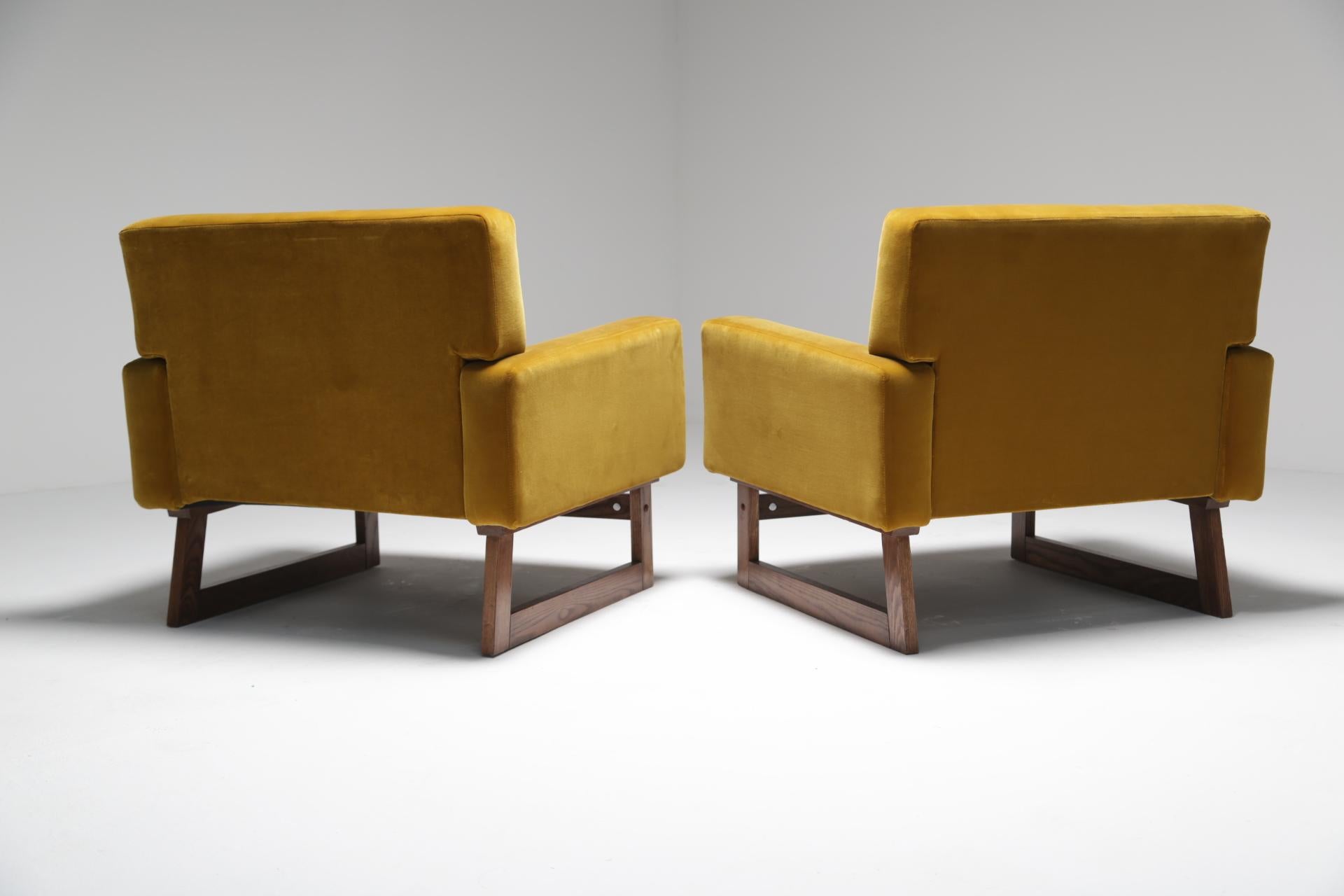 Jens Risom style mid-century modern gold velvet armchairs 3