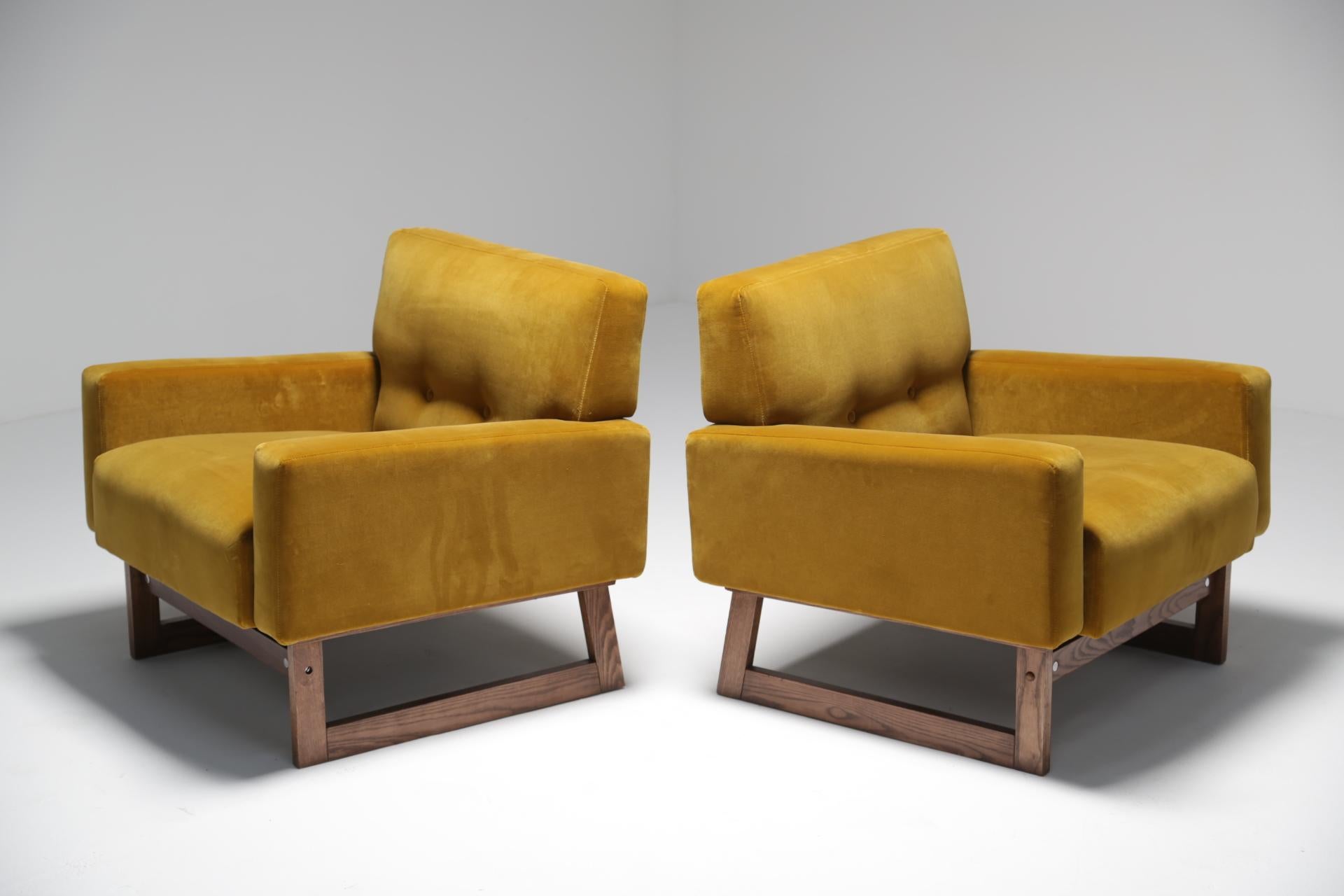 20th Century Jens Risom style mid-century modern gold velvet armchairs