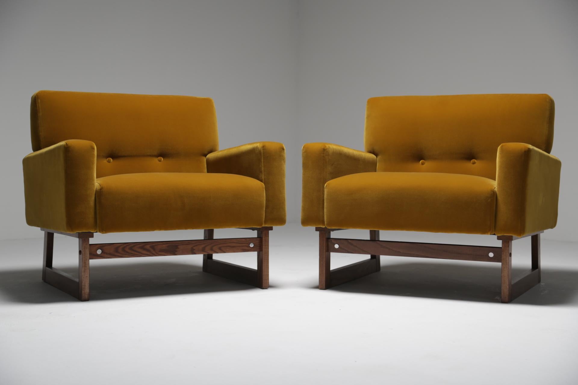 Jens Risom style mid-century modern gold velvet armchairs 1