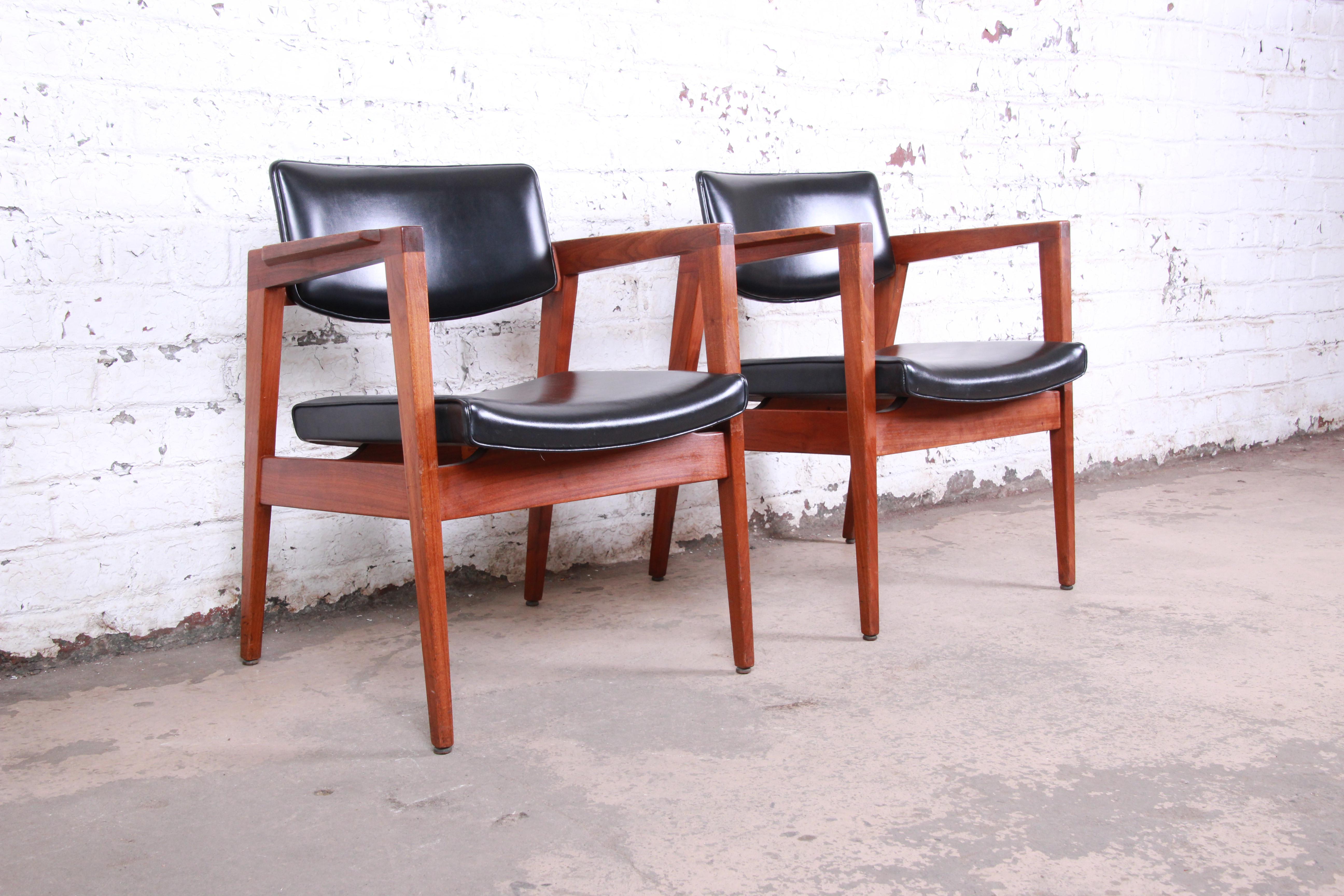 Mid-20th Century Jens Risom Style Mid-Century Modern Solid Walnut Lounge Chairs by Gunlocke, Pair