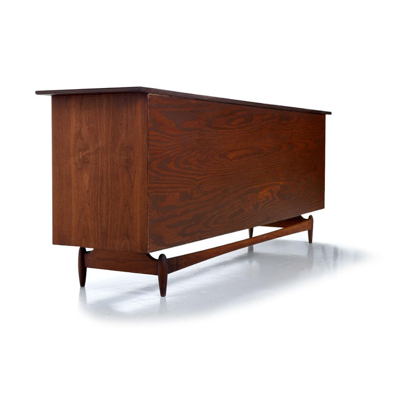 Jens Risom Style Mid Century Modern Walnut Hi Fi Cabinet Media