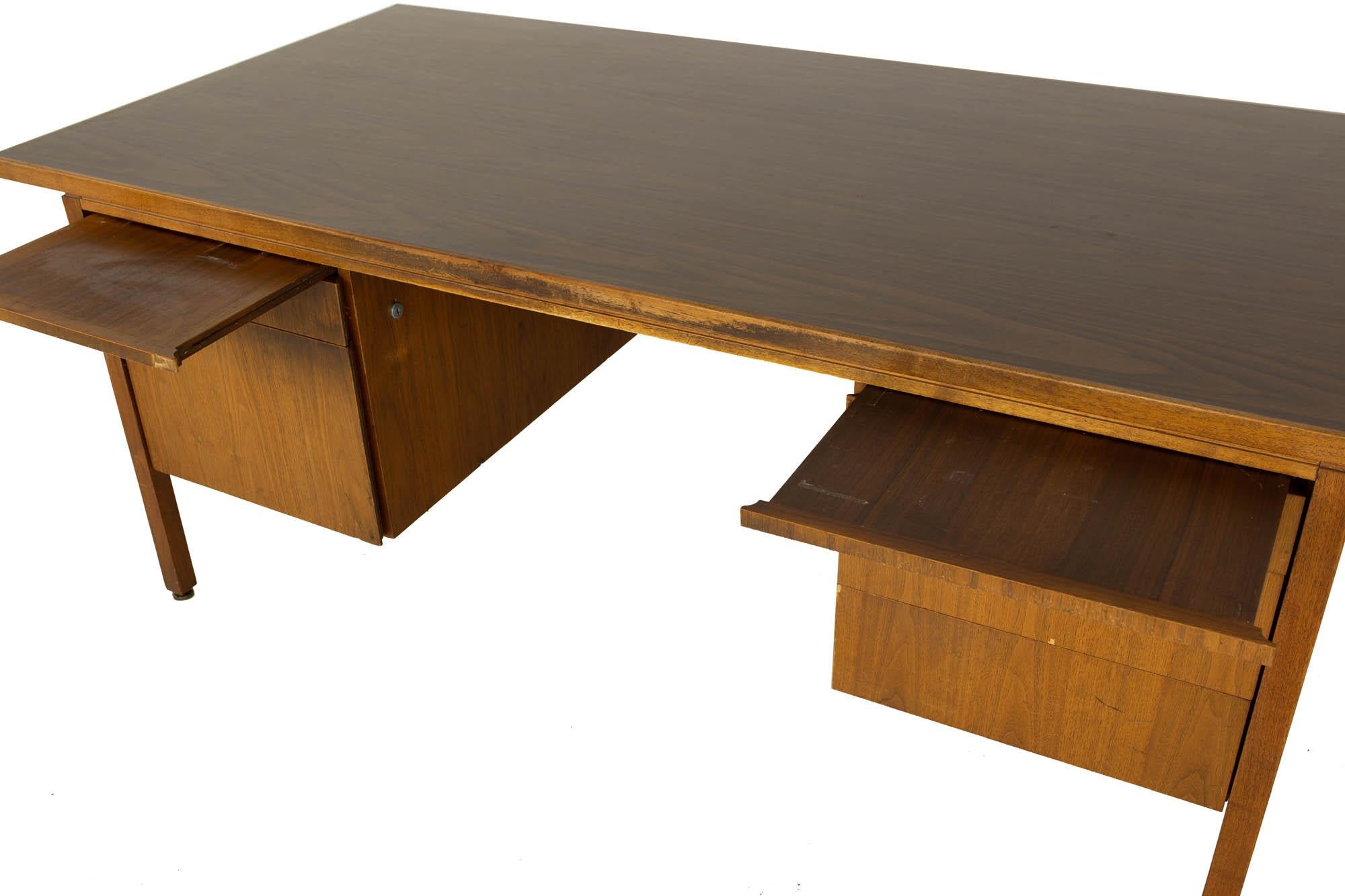 Jens Risom Style Mid Century Walnut and Laminate Executive Desk 1