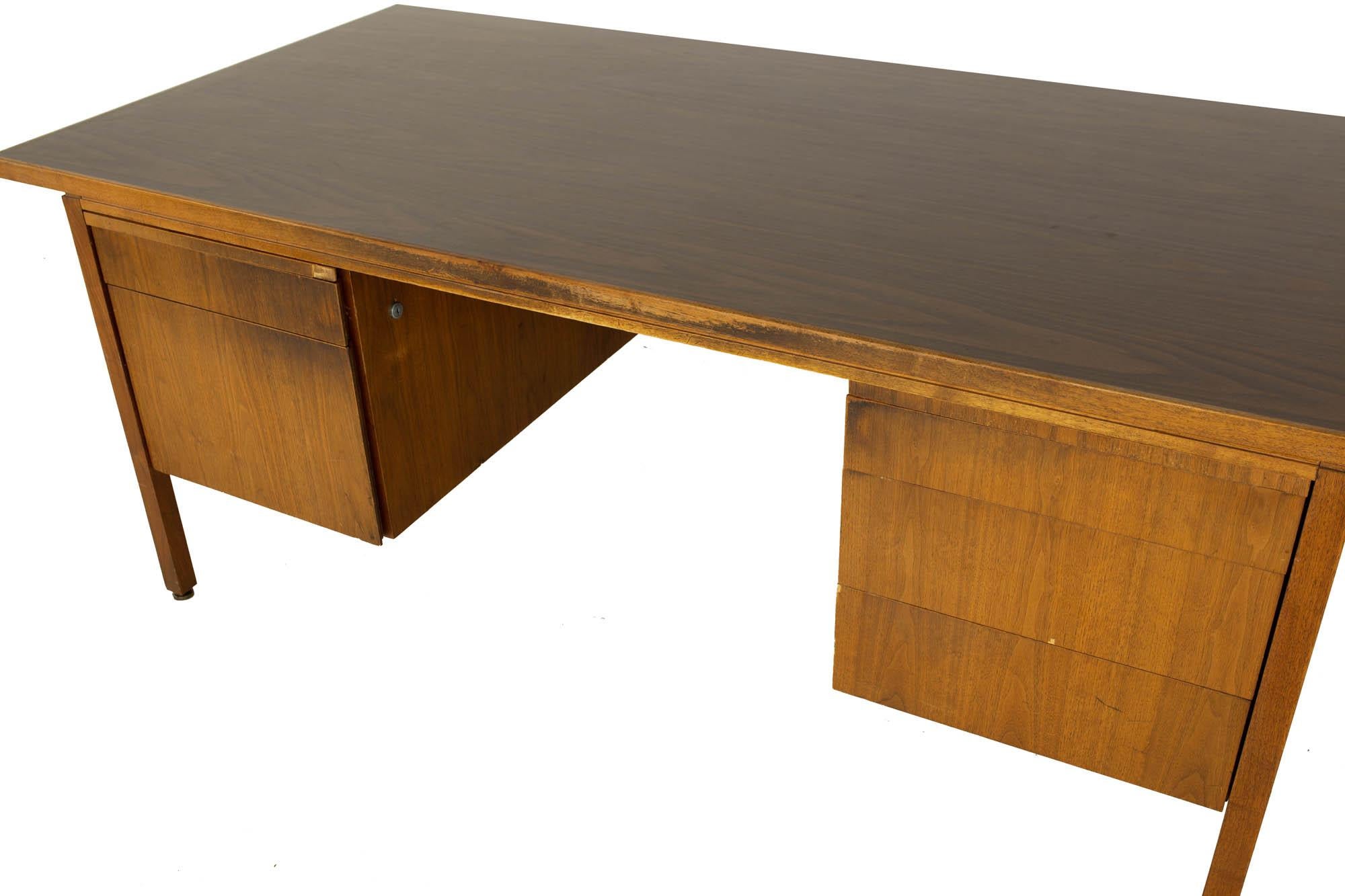 Jens Risom Style Mid Century Walnut and Laminate Executive Desk 2