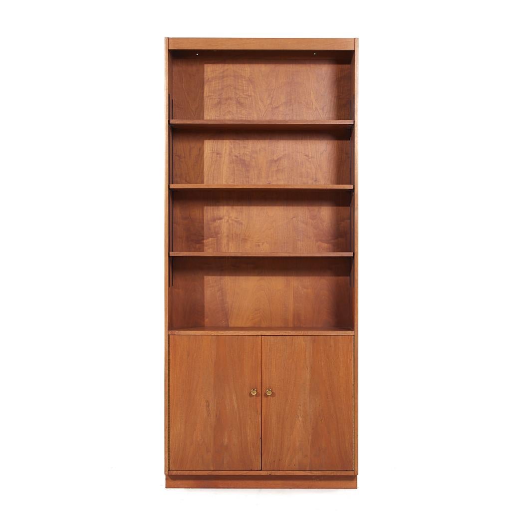 Jens Risom Style Mid Century Walnut Bookcases - Pair In Good Condition For Sale In Countryside, IL