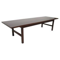 Mesa de centro/de cóctel de nogal estilo Jens Risom de mediados de siglo