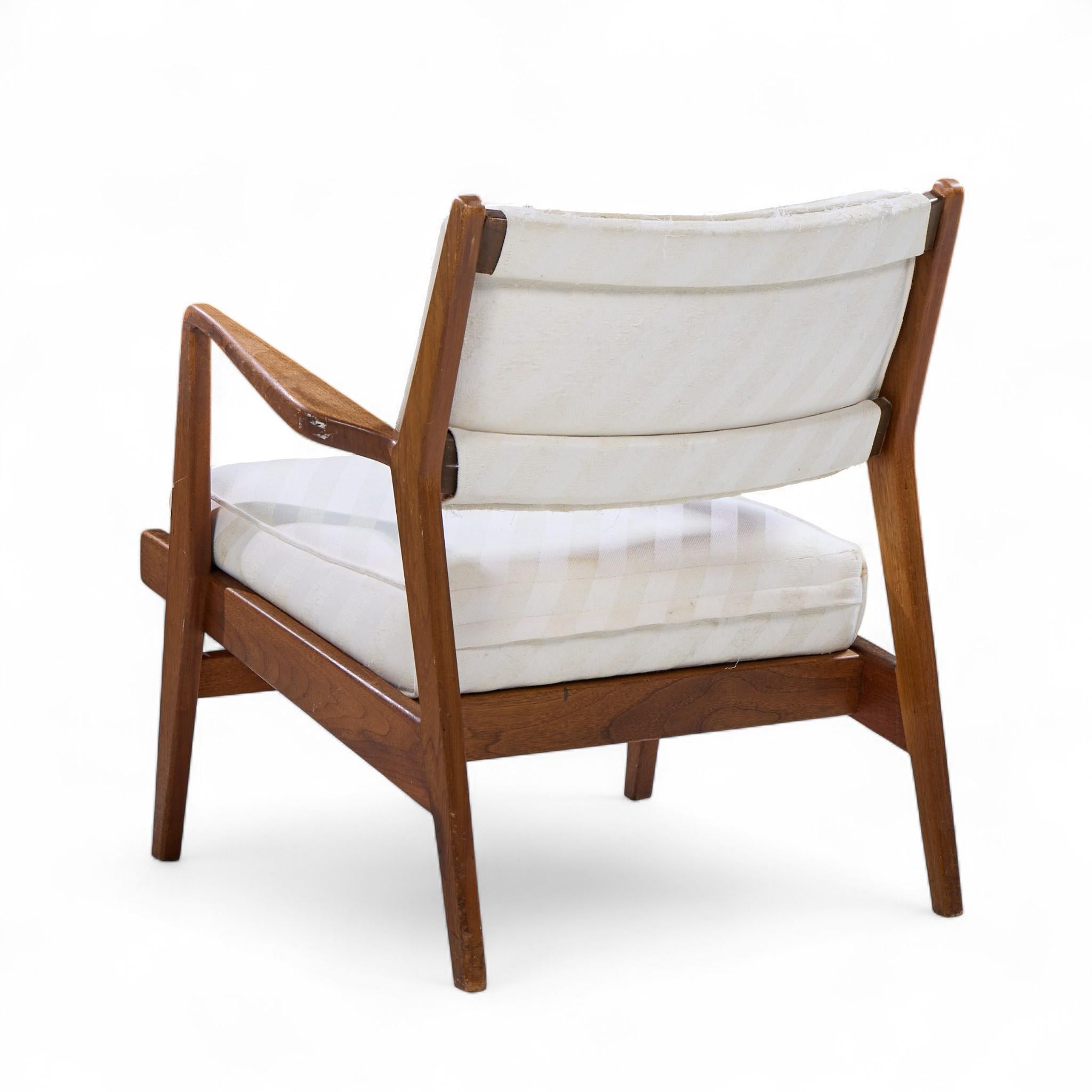 Jens Risom U430 Chaises longues en noyer du milieu du siècle - Paire en vente 1