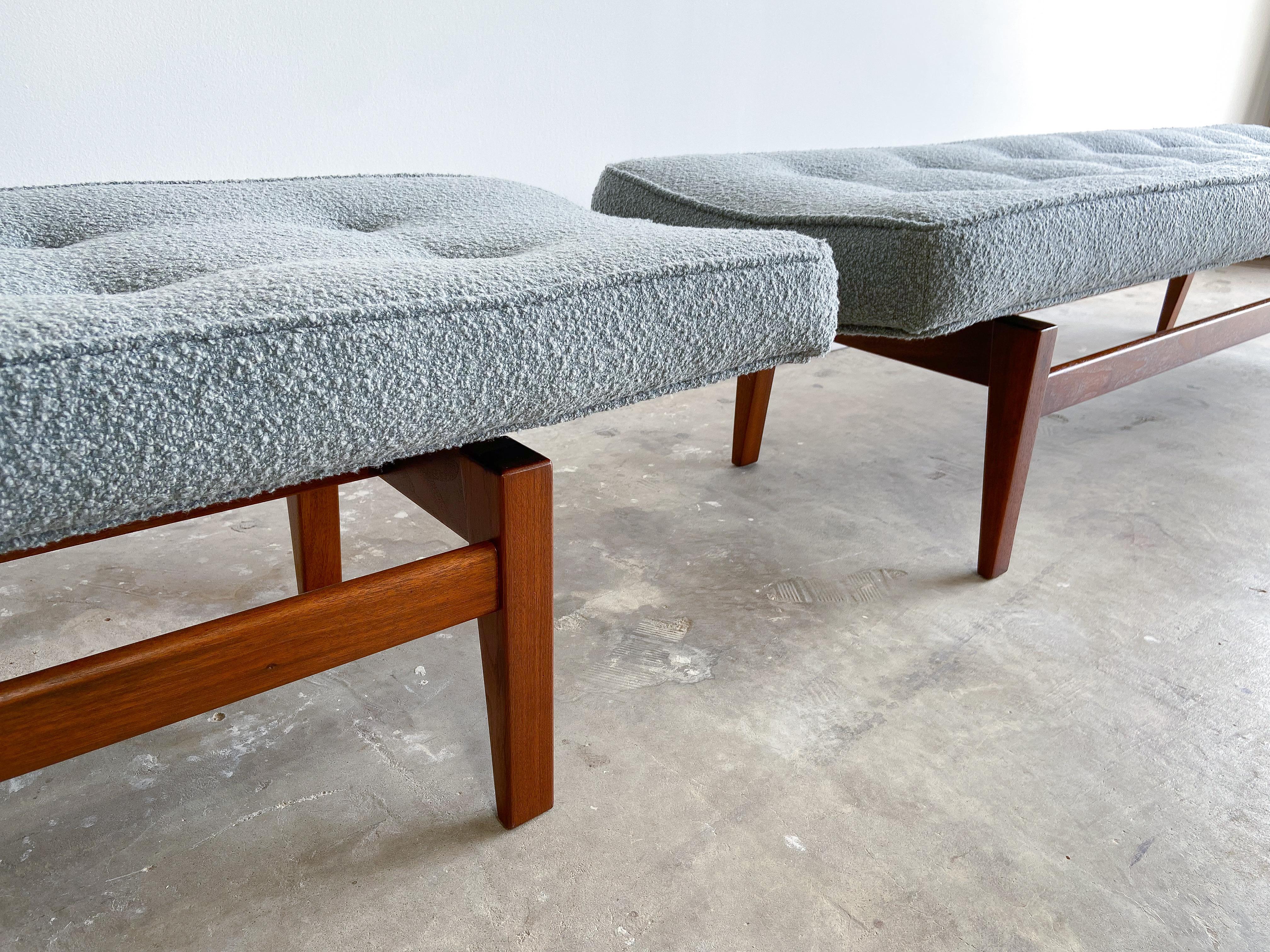Jens Risom Upholstered Bench, Walnut and Bouclé, 1960s In Good Condition In Round Rock, TX