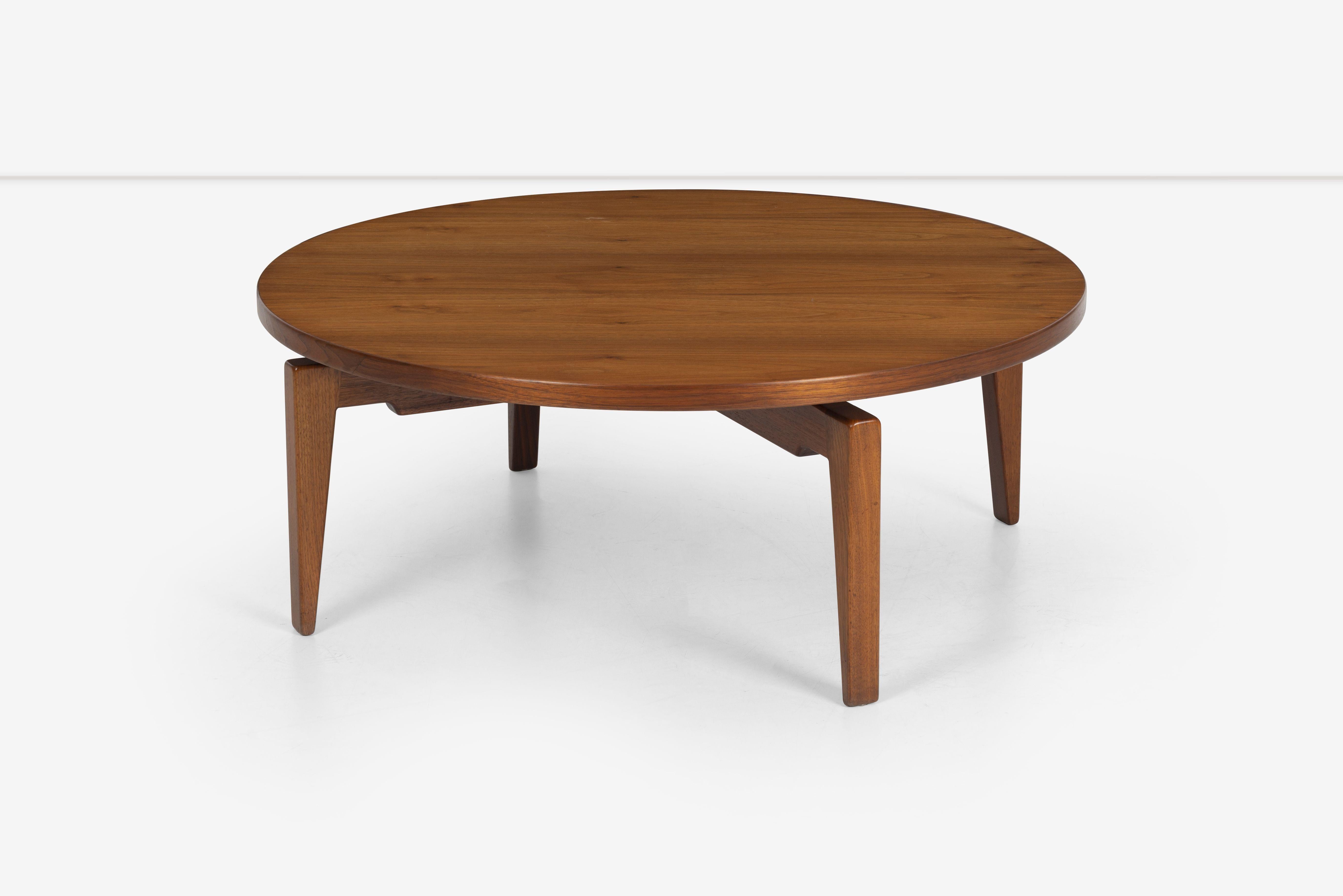 Mid-Century Modern Jens Risom Walnut Coffee Table For Sale