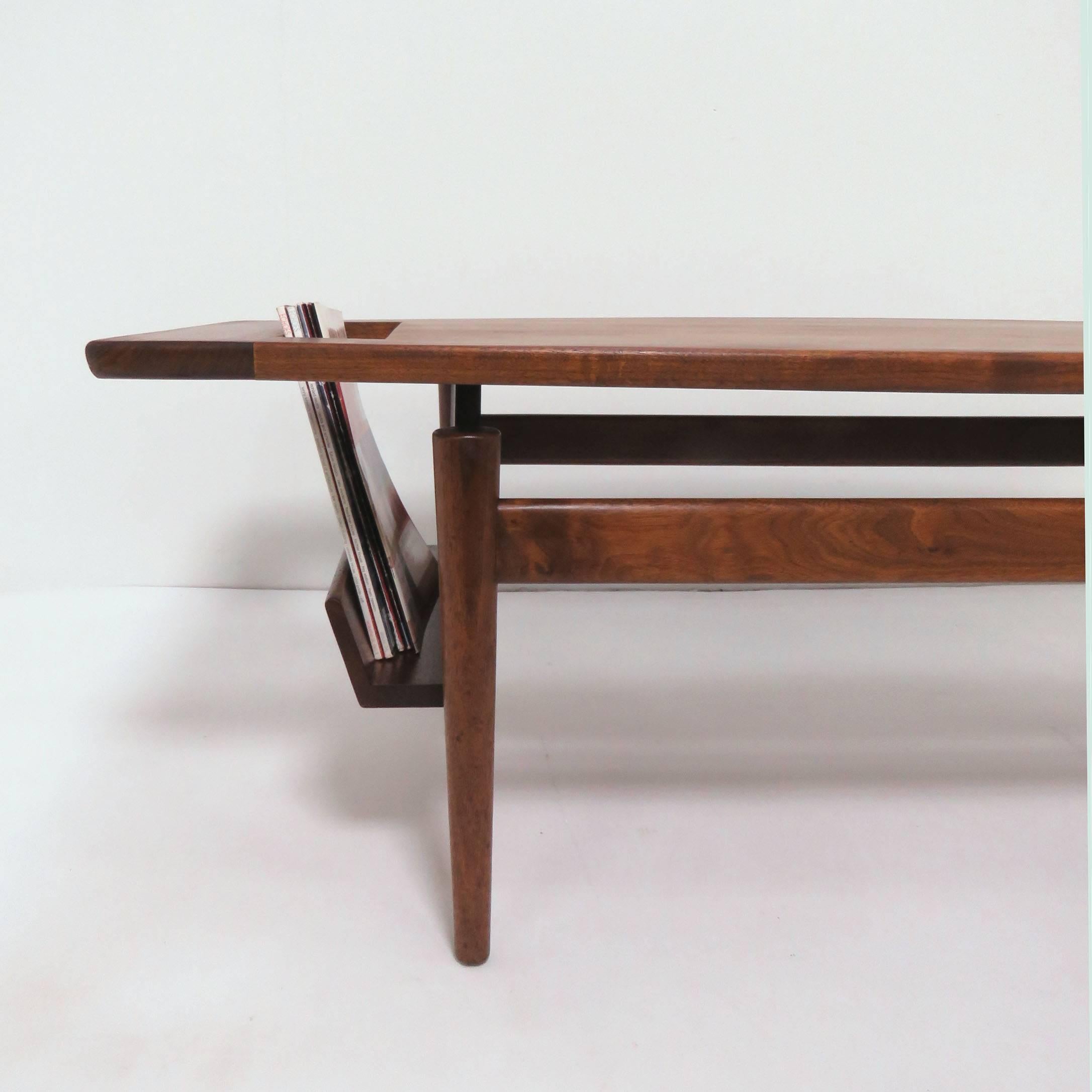 Jens Risom Walnut Coffee Table with Magazine Holder, circa 1950s In Good Condition In Peabody, MA