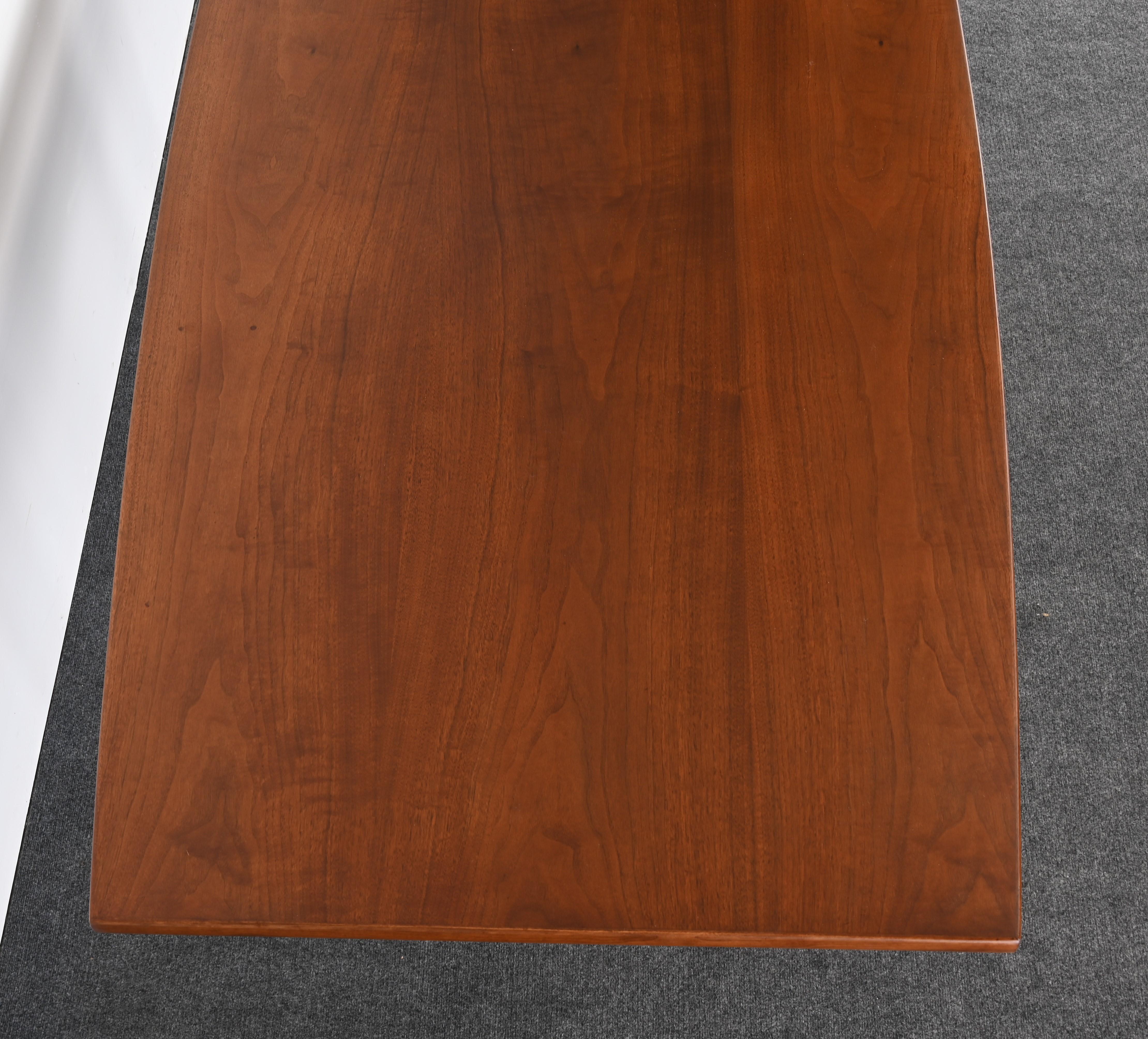 Table de salle à manger en noyer de Jens Risom, années 1950 en vente 6