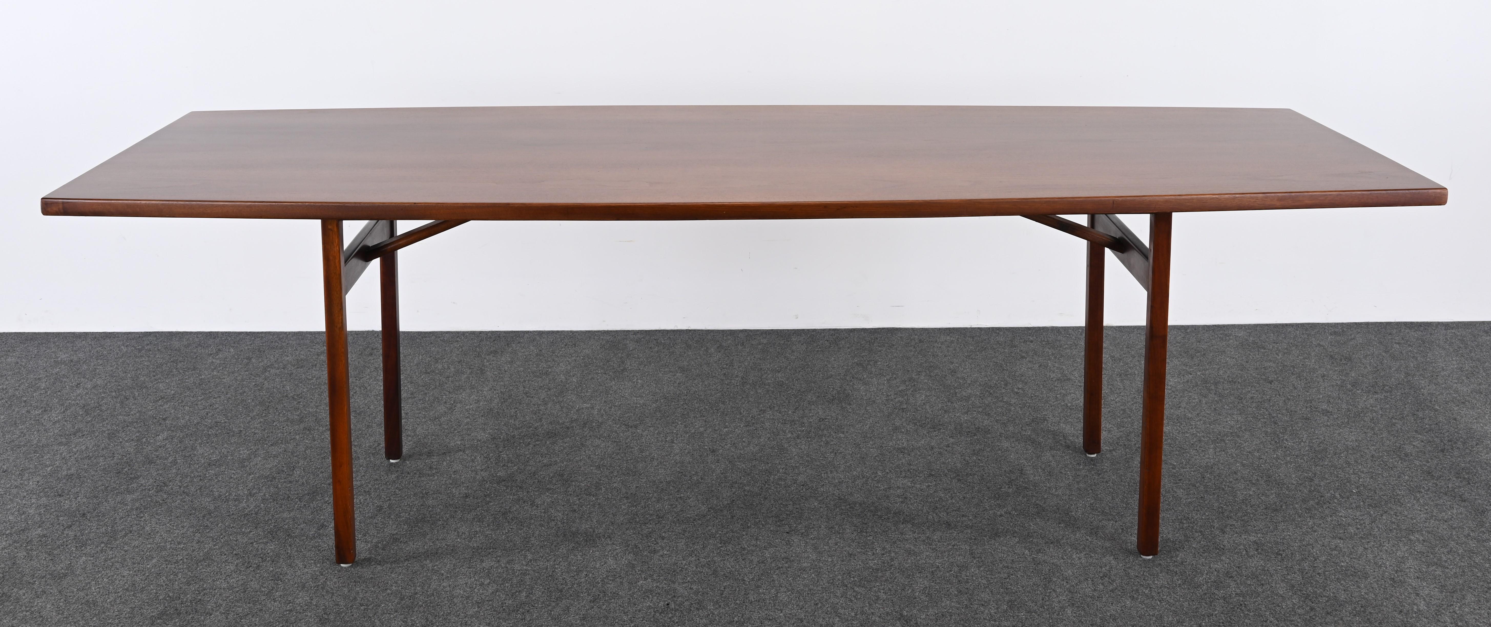 Table de salle à manger en noyer de Jens Risom, années 1950 en vente 9