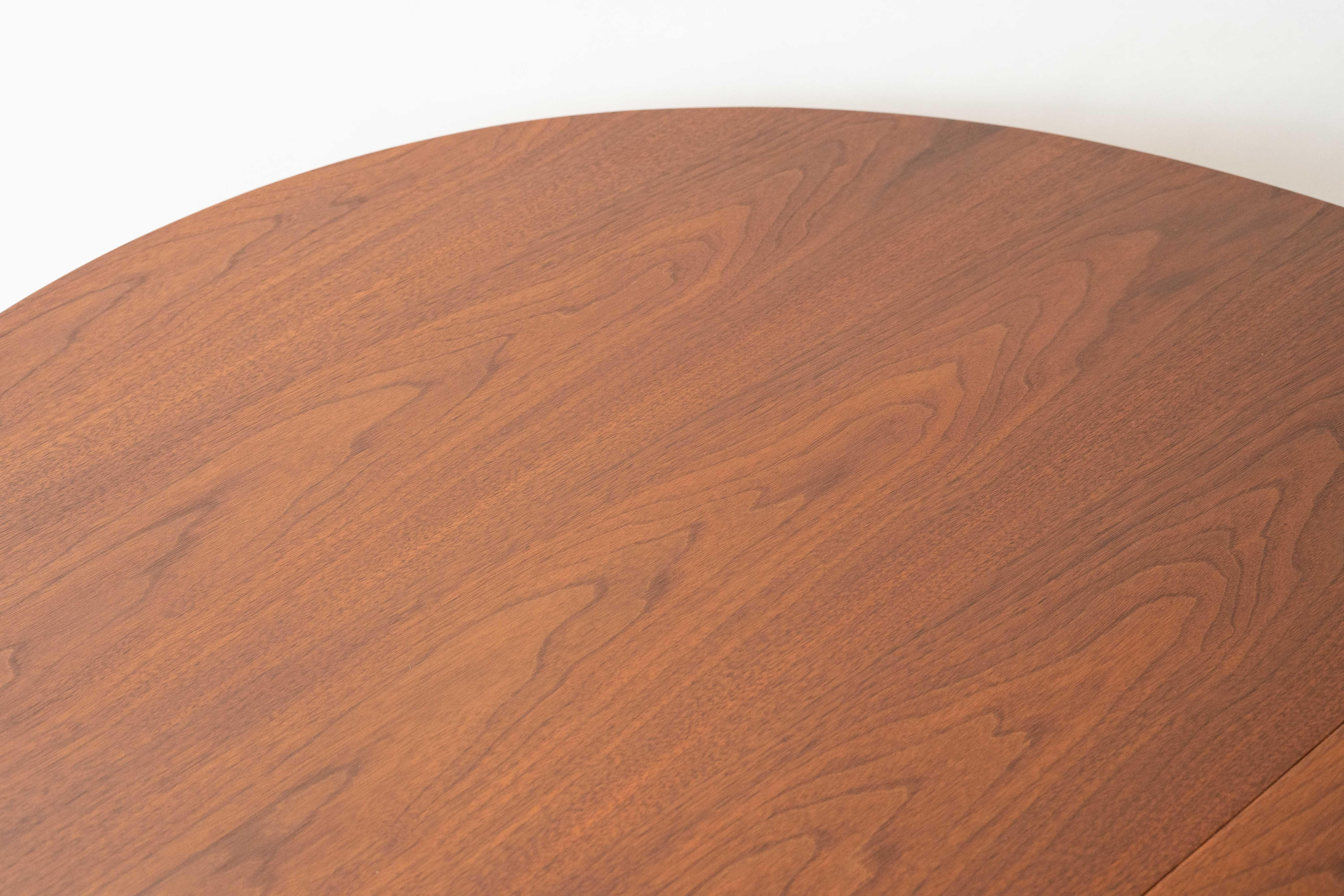 Jens Risom Walnut Dining Table In Good Condition In Cambridge, US