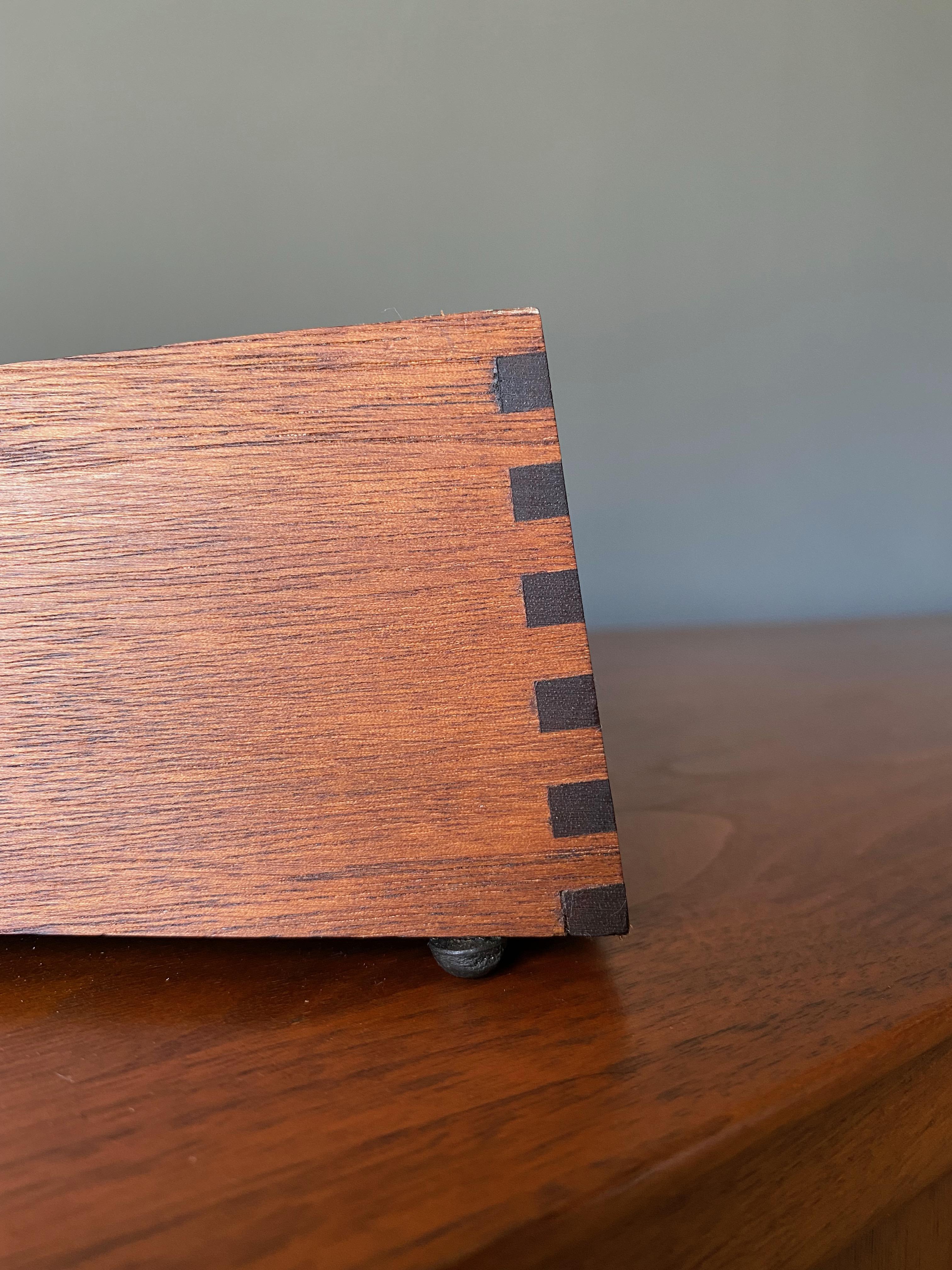 Jens Risom Walnut Letter Tray, circa 1960 In Good Condition In San Juan Capistrano, CA