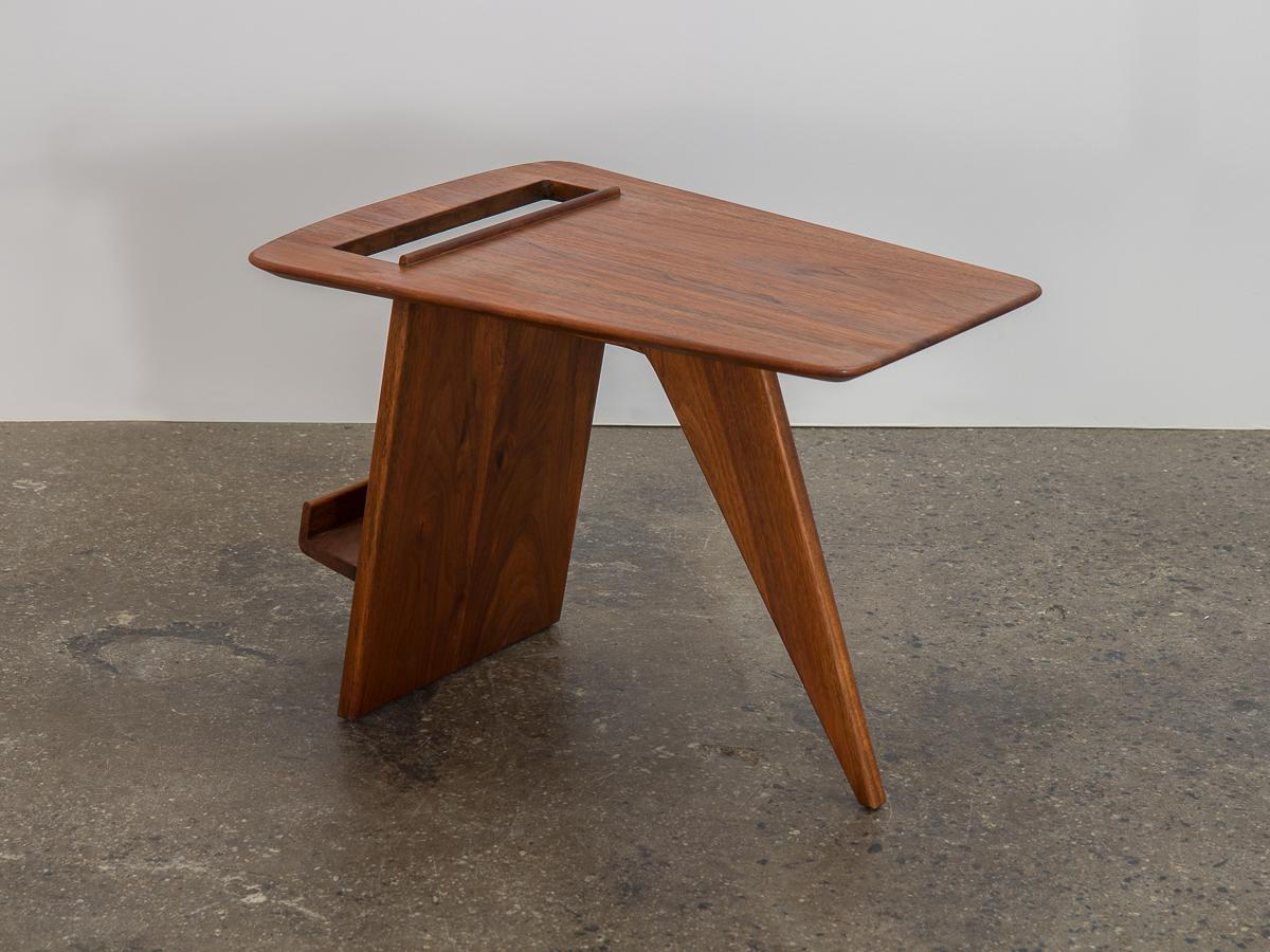 Mid-Century Modern Jens Risom Walnut Magazine Table For Sale