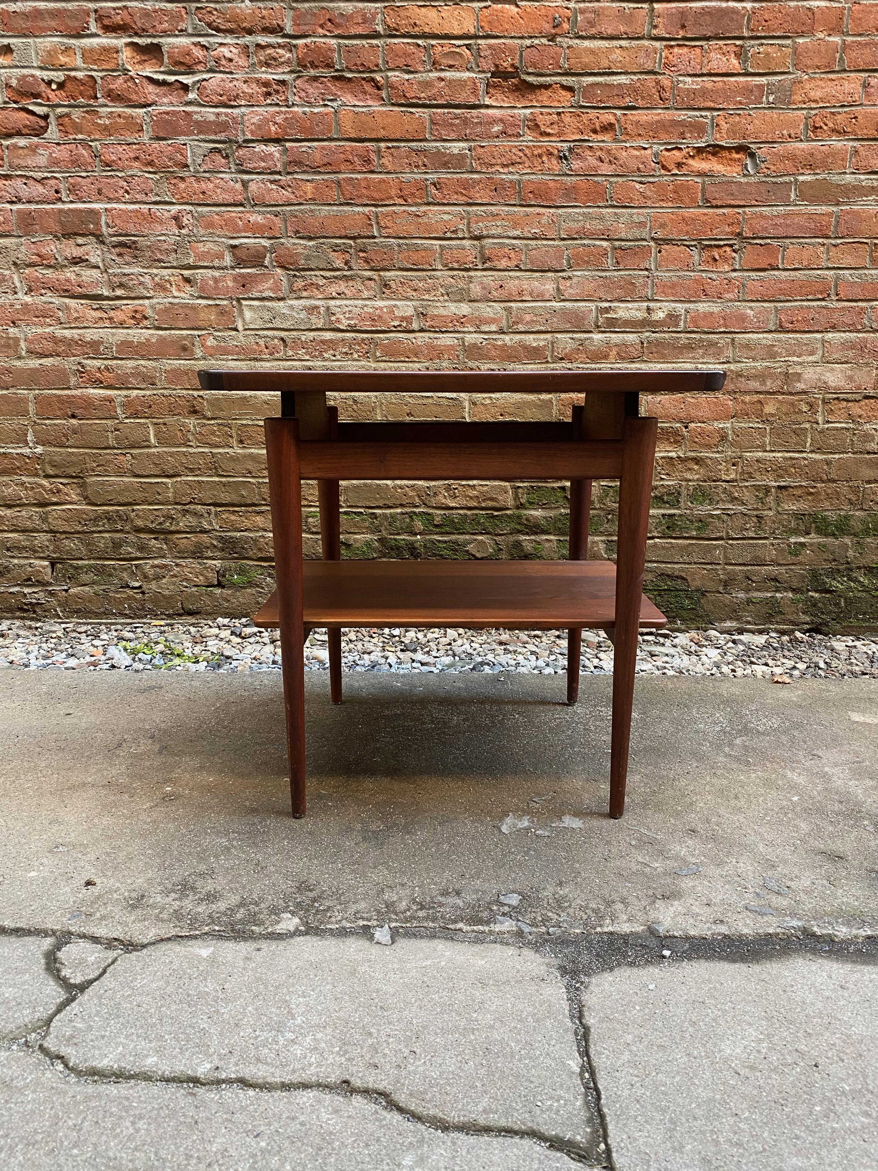 Mid-Century Modern Jens Risom Walnut T-490 Floating Top End Table