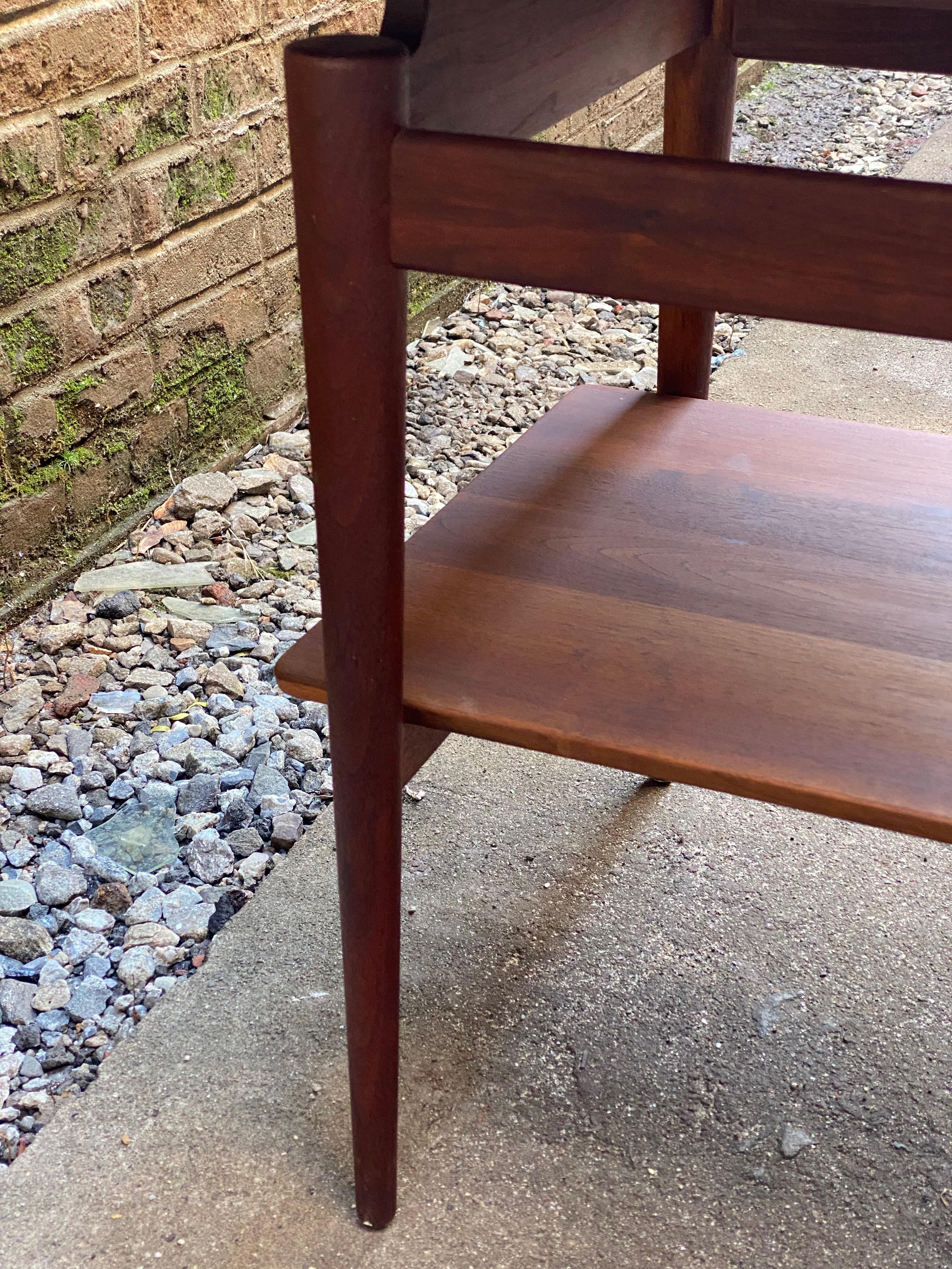 Mid-20th Century Jens Risom Walnut T-490 Floating Top End Table
