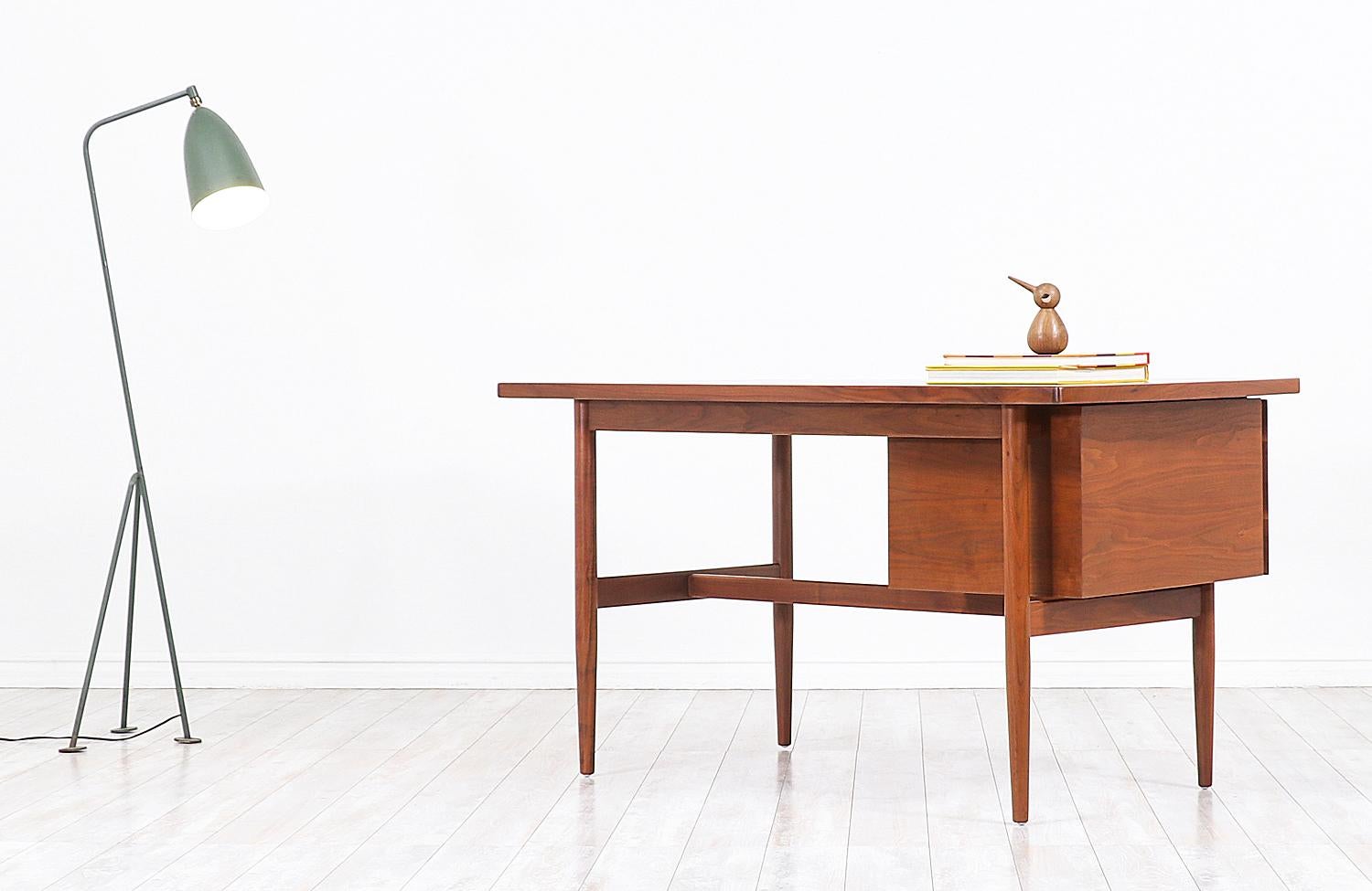 Jens Risom Walnut Writing Desk In Excellent Condition In Los Angeles, CA