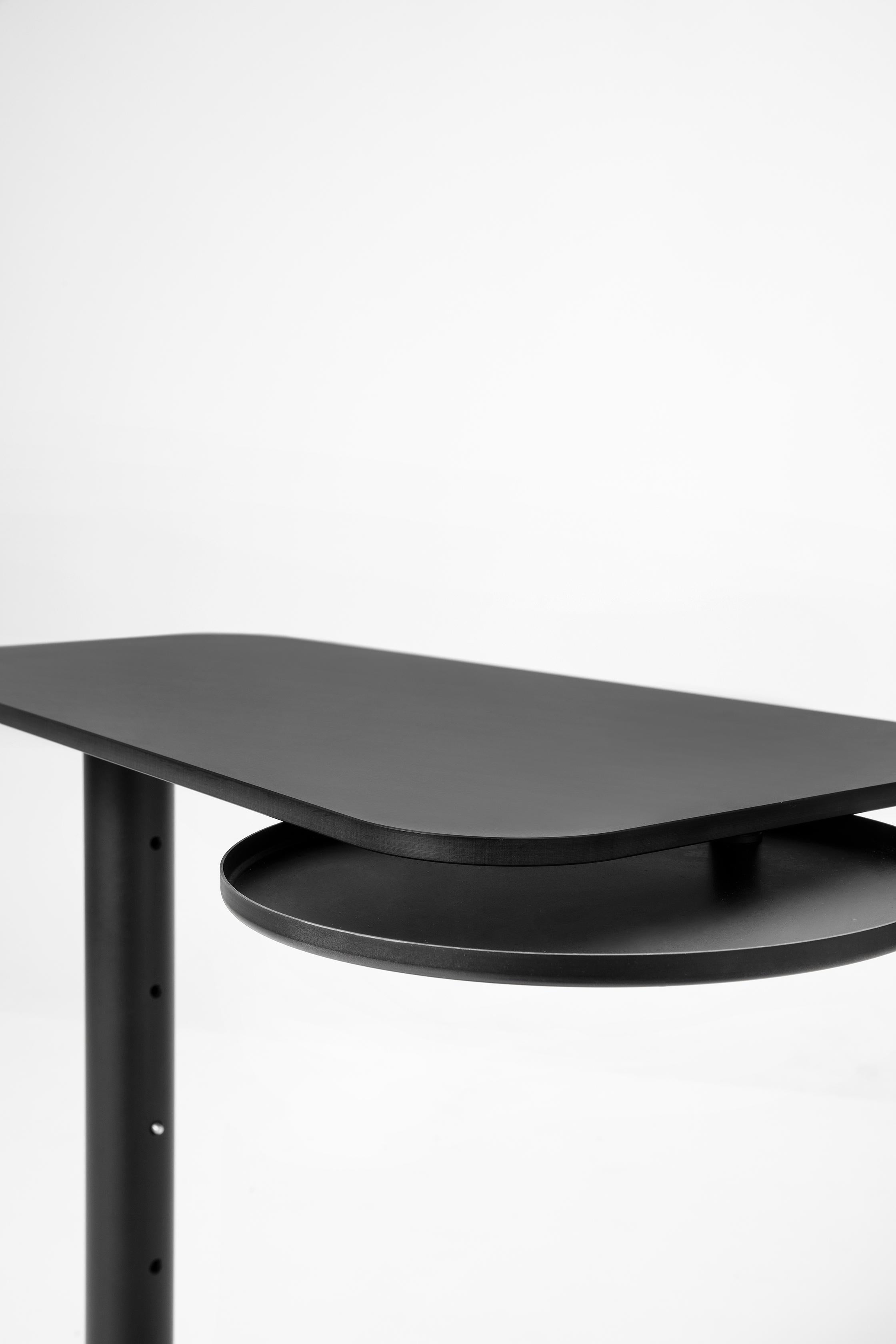 Moderne Table d'appoint Jens, petite table, couleur, métal, design, réglable, table basse en vente