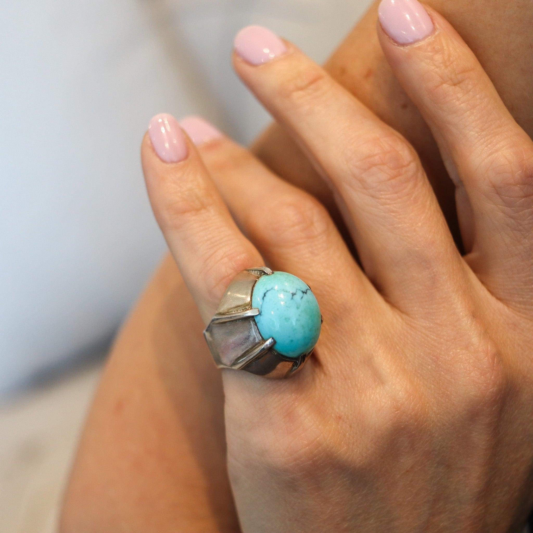 A Danish modernist ring designed by Jens Tage Hansen.

Very interesting geometric ring created in Denmark during the modernist period by Jens Tage Hansen, back in the 1970. This ring has been crafted in solid .925/.999 sterling silver with polished