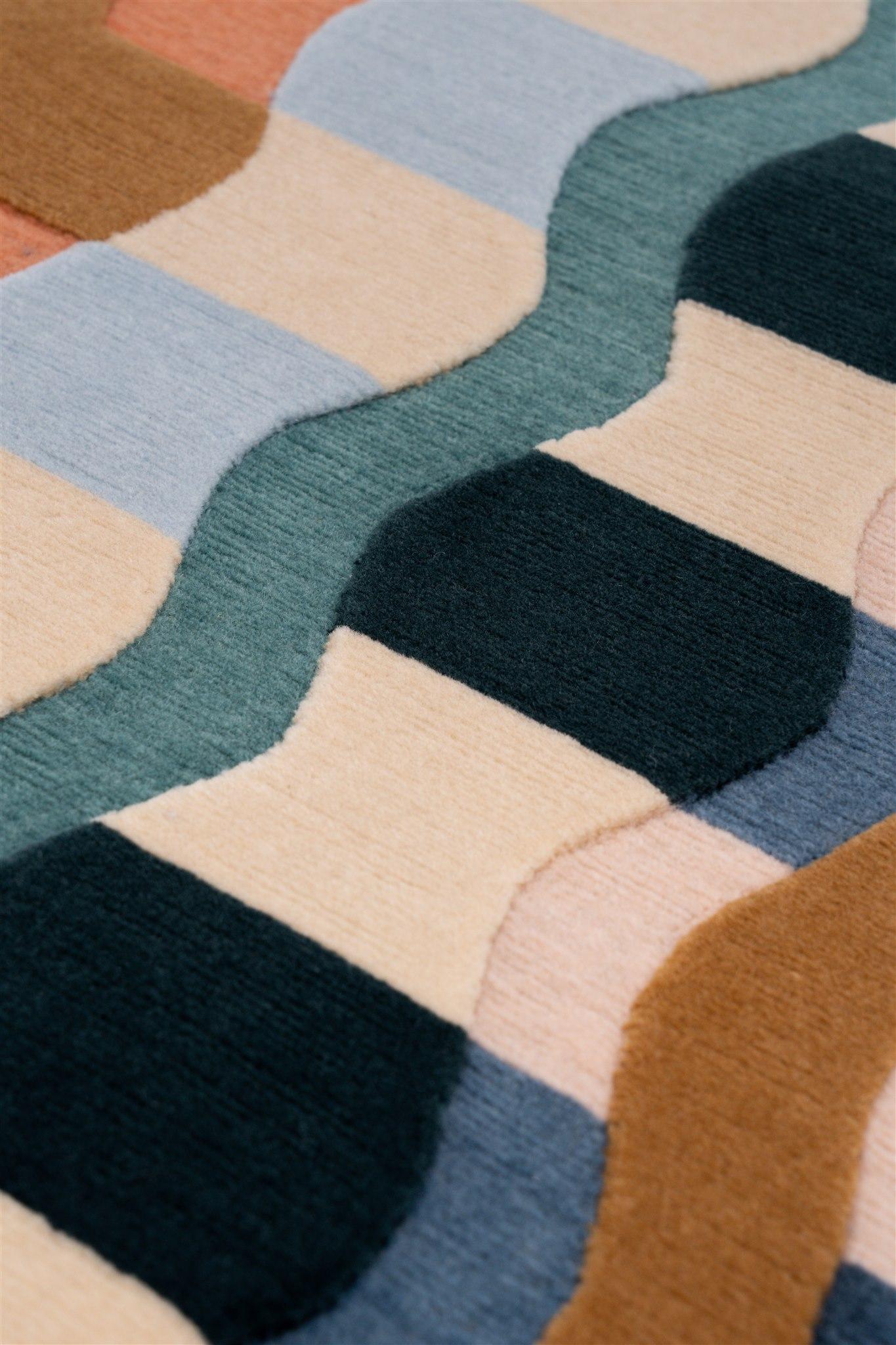 Moderno Curvy Edge Himalayan Wool Veranda Runner by Jensin Okunishi Studio in vendita