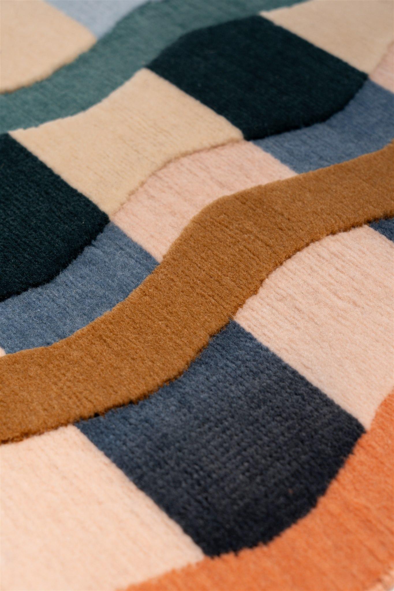 Annodato a mano Curvy Edge Himalayan Wool Veranda Runner by Jensin Okunishi Studio in vendita