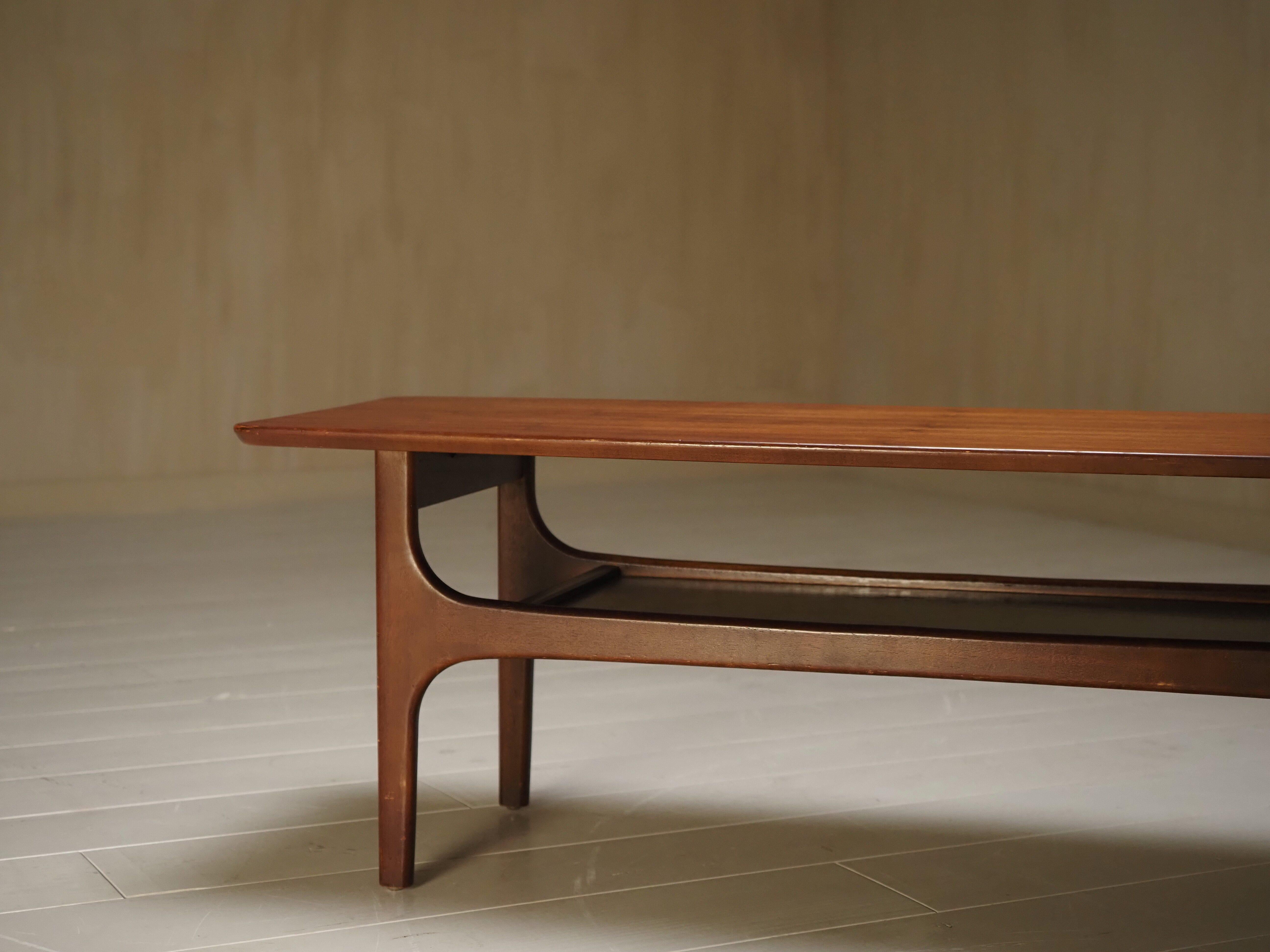 Jentique UK 1960’s coffee table In Good Condition For Sale In Diest, BE
