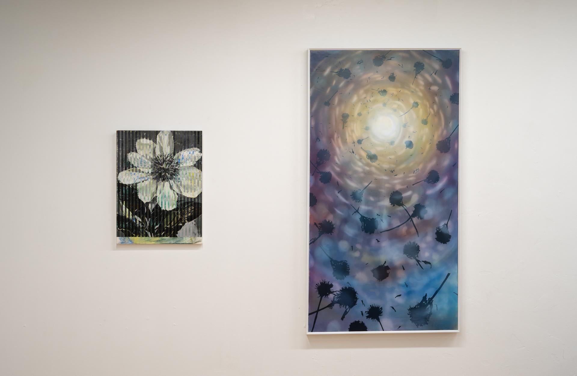 VERT DE GRIS – Öl auf Leinwand, Gemälde einer gestreiften Blume in gedämpften Farben im Angebot 1