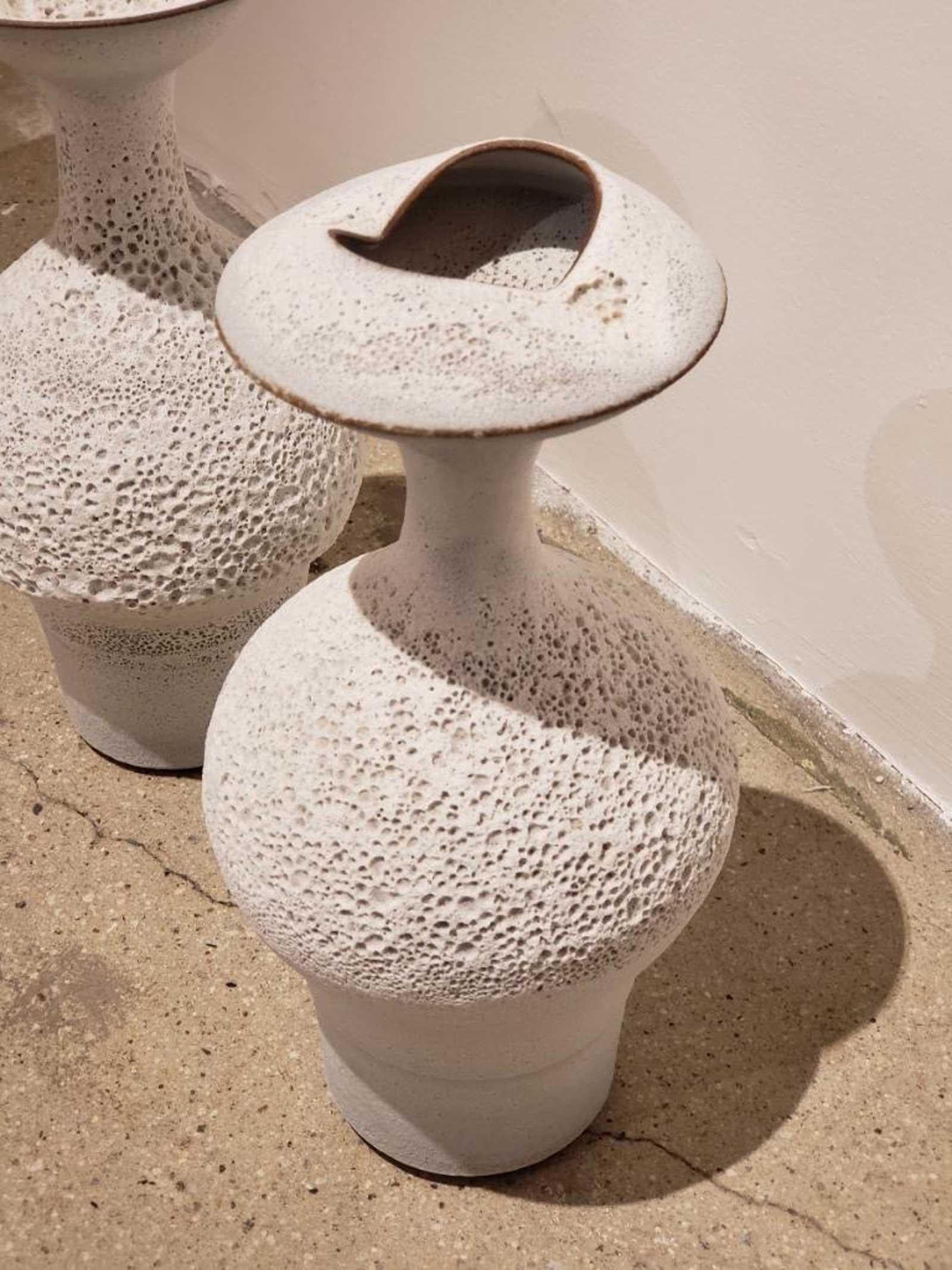 Beautiful ceramic vessels by Jeremy Briddell. 

Jeremy Briddell grew up in St. Louis Missouri but has lived in Pennsylvania, Kansas City, Omaha Nebraska and for the last 17 years Arizona. He did his undergraduate study at The Kansas City Art