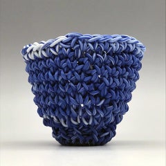 ""Crocheted Porcelain Tea Cup Number 84", Zeitgenössisch, Porzellan, Skulptur