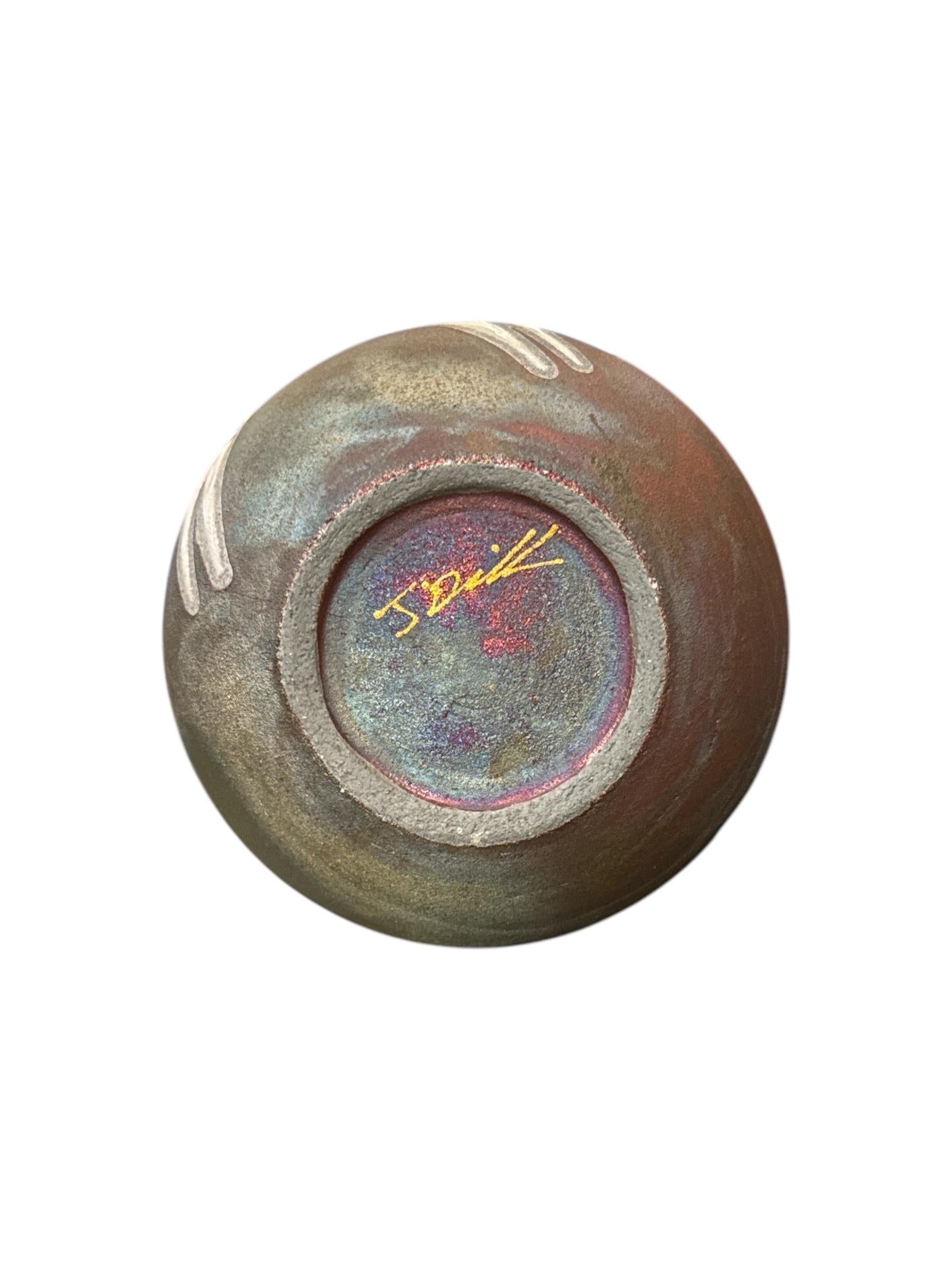 Jeremy Diller Raku Studio Art Pottery Kleine Vase mit laufendem Pferd im Zustand „Hervorragend“ im Angebot in Pasadena, CA