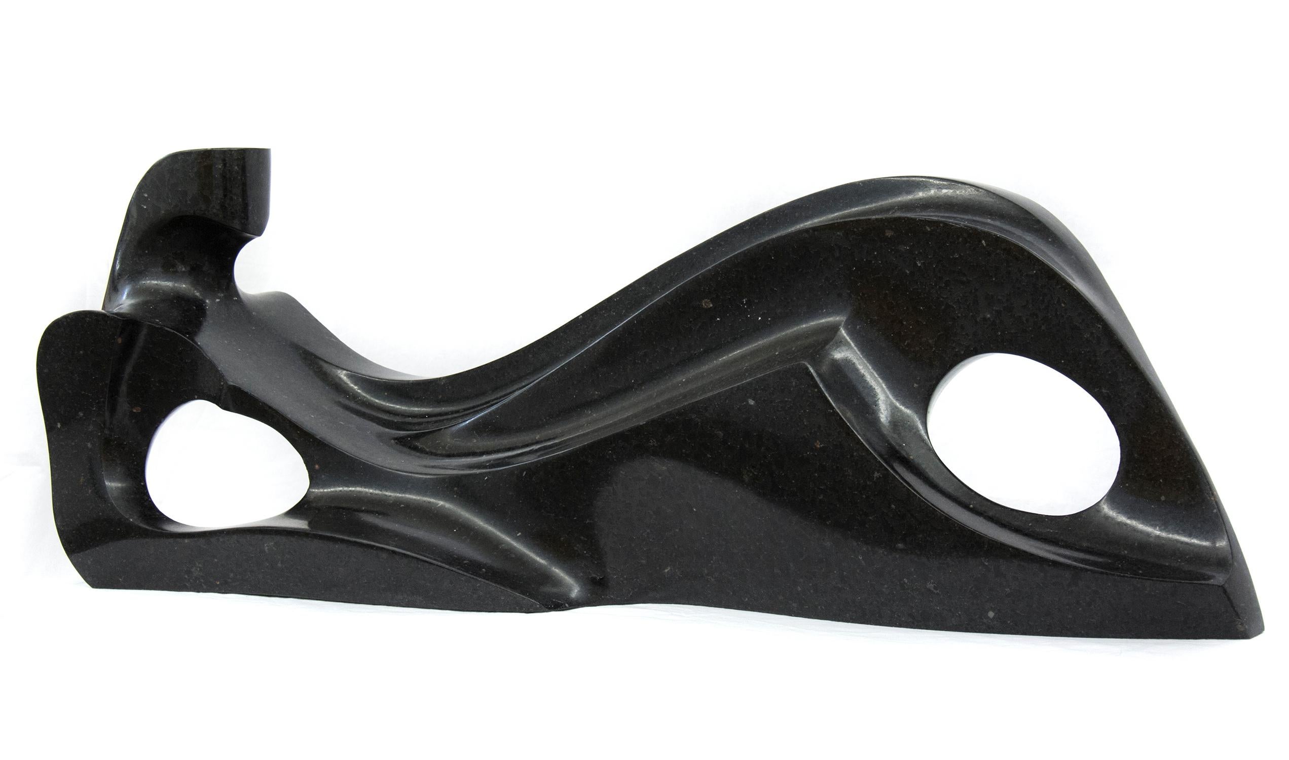 Celeste, Liegende Figur 5/50 - glatt, Granit, figurativ, Tischplastik – Sculpture von Jeremy Guy