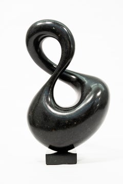 Event 3/50 - sculpture en granit noir, sombre, lisse, polie, abstraite