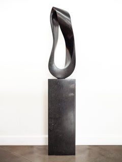 Mobius H3 14/50 - smooth, elegant, black granite, abstract sculpture on plinth