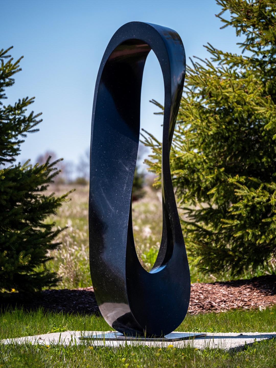 Jeremy Guy Abstract Sculpture - Mobius H6 6/50