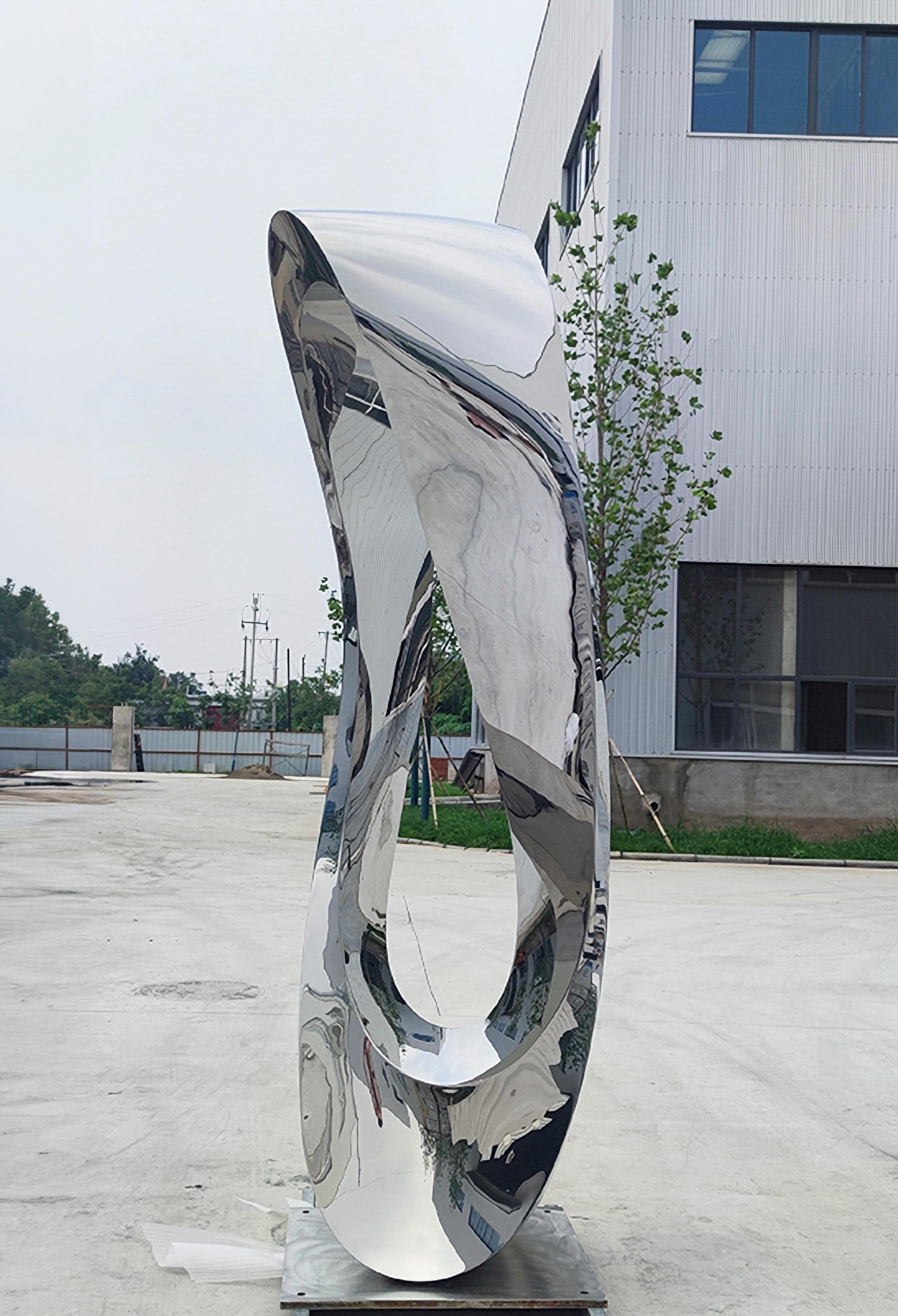Mobius H9 SS 2/50 - large, abstract, polished stainless steel, outdoor sculpture - Contemporary Sculpture by Jeremy Guy