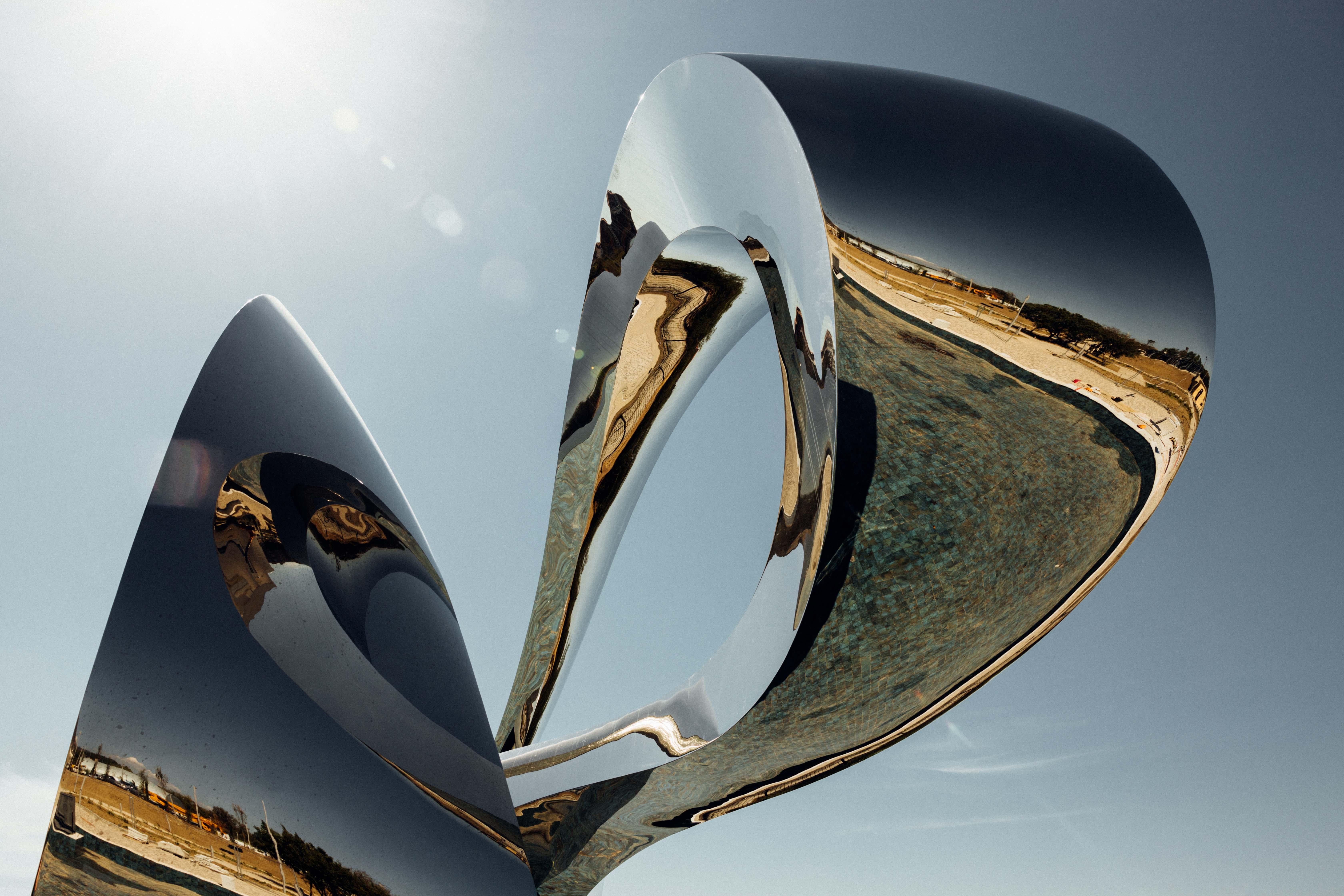 Zephyr Monumental SS 2/7 - abstract, polished stainless steel, outdoor sculpture For Sale 1