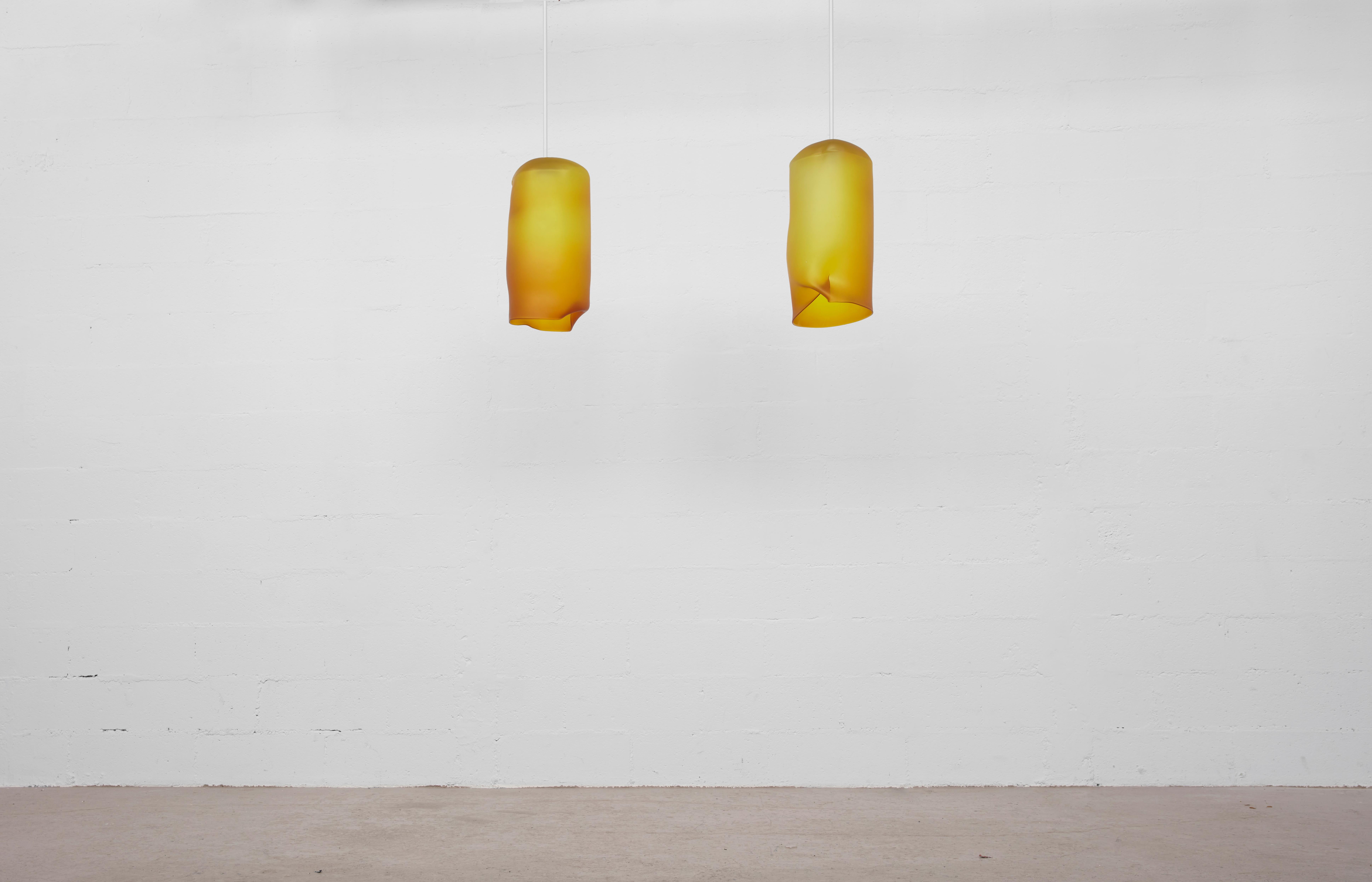 Francese Ciondolo in vetro soffiato a mano Jeremy Maxwell Wintrebert Mesh in vendita